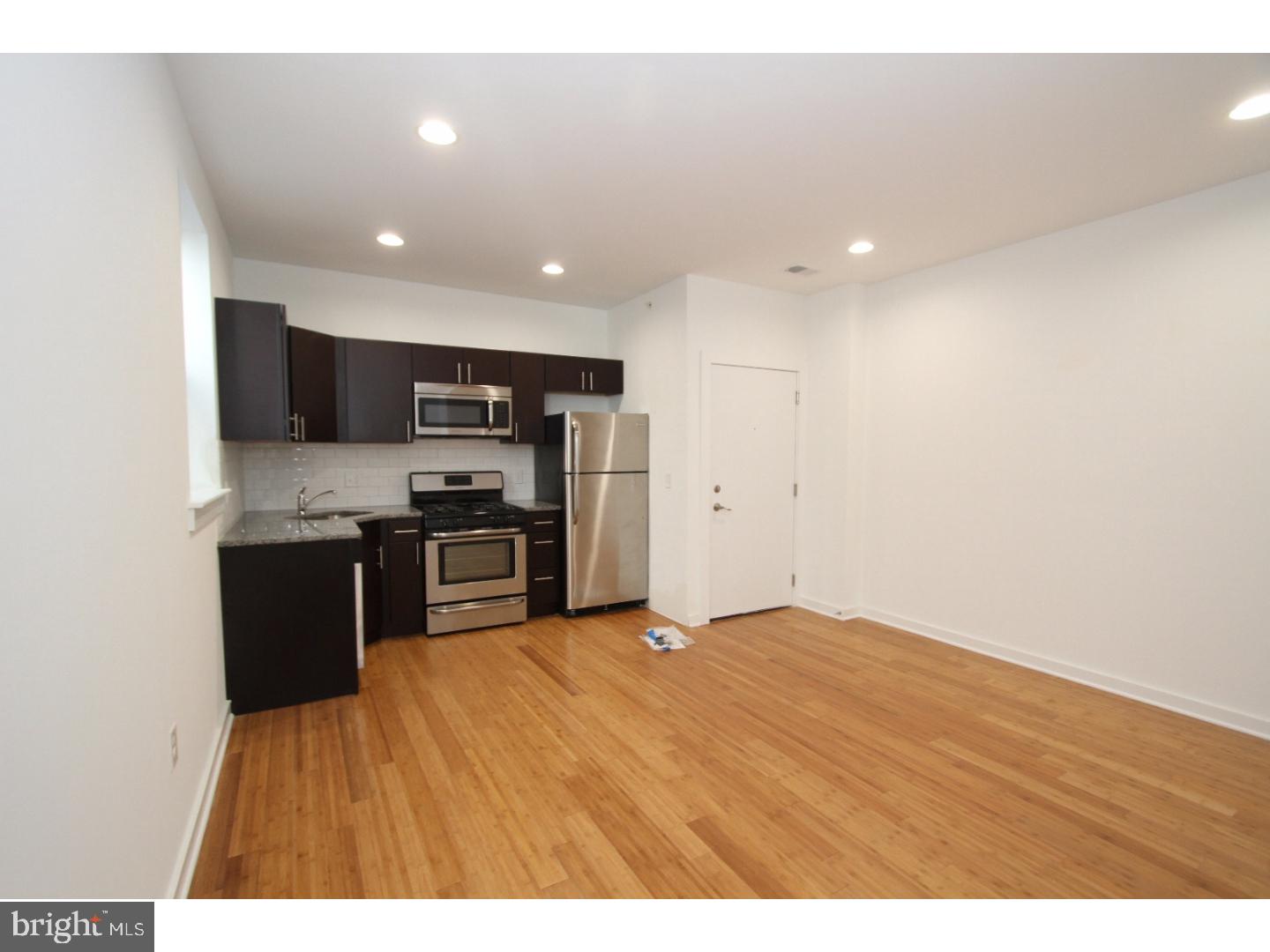 PORT RICHMOND - Residential Lease