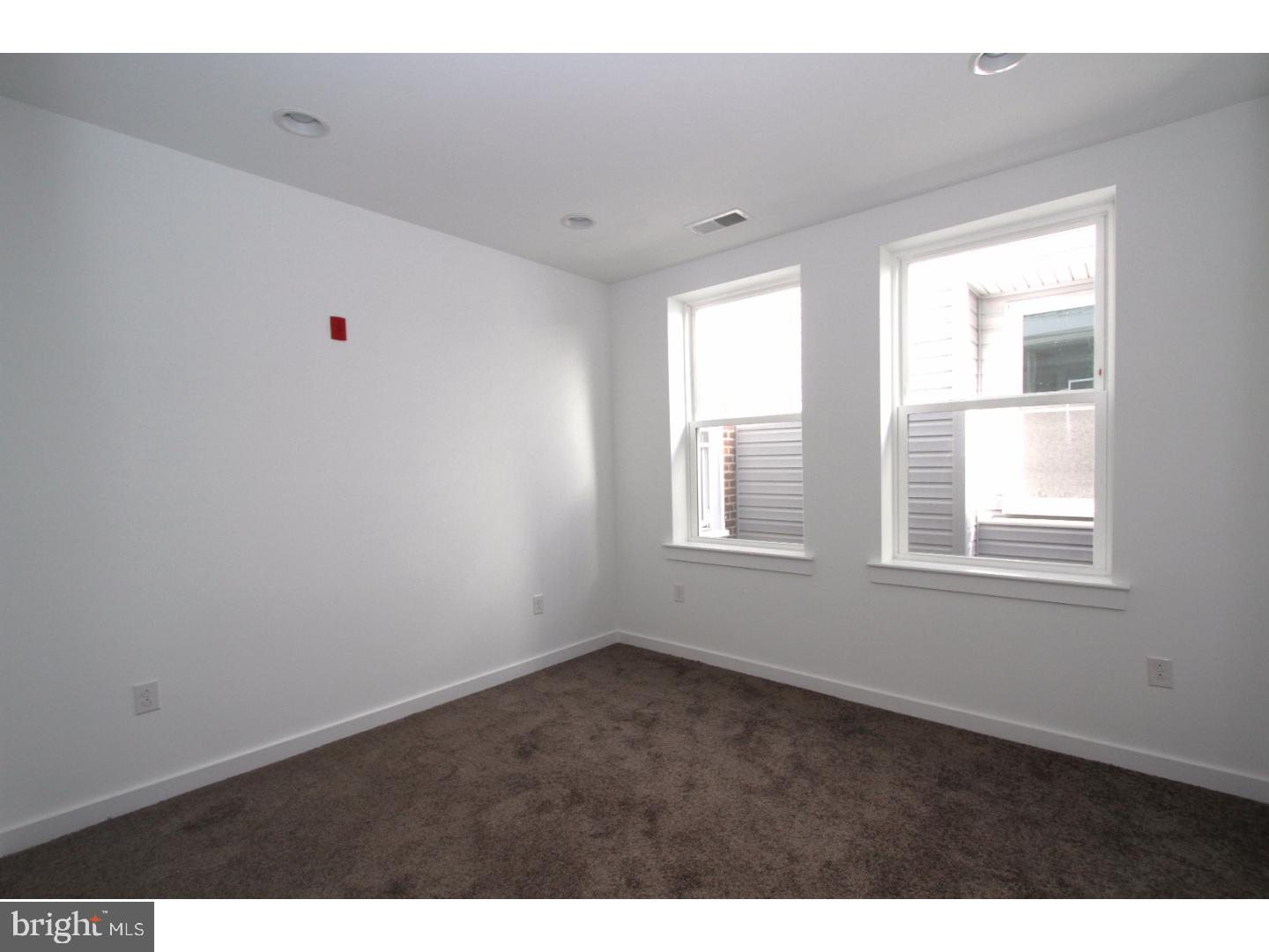 PORT RICHMOND - Residential Lease