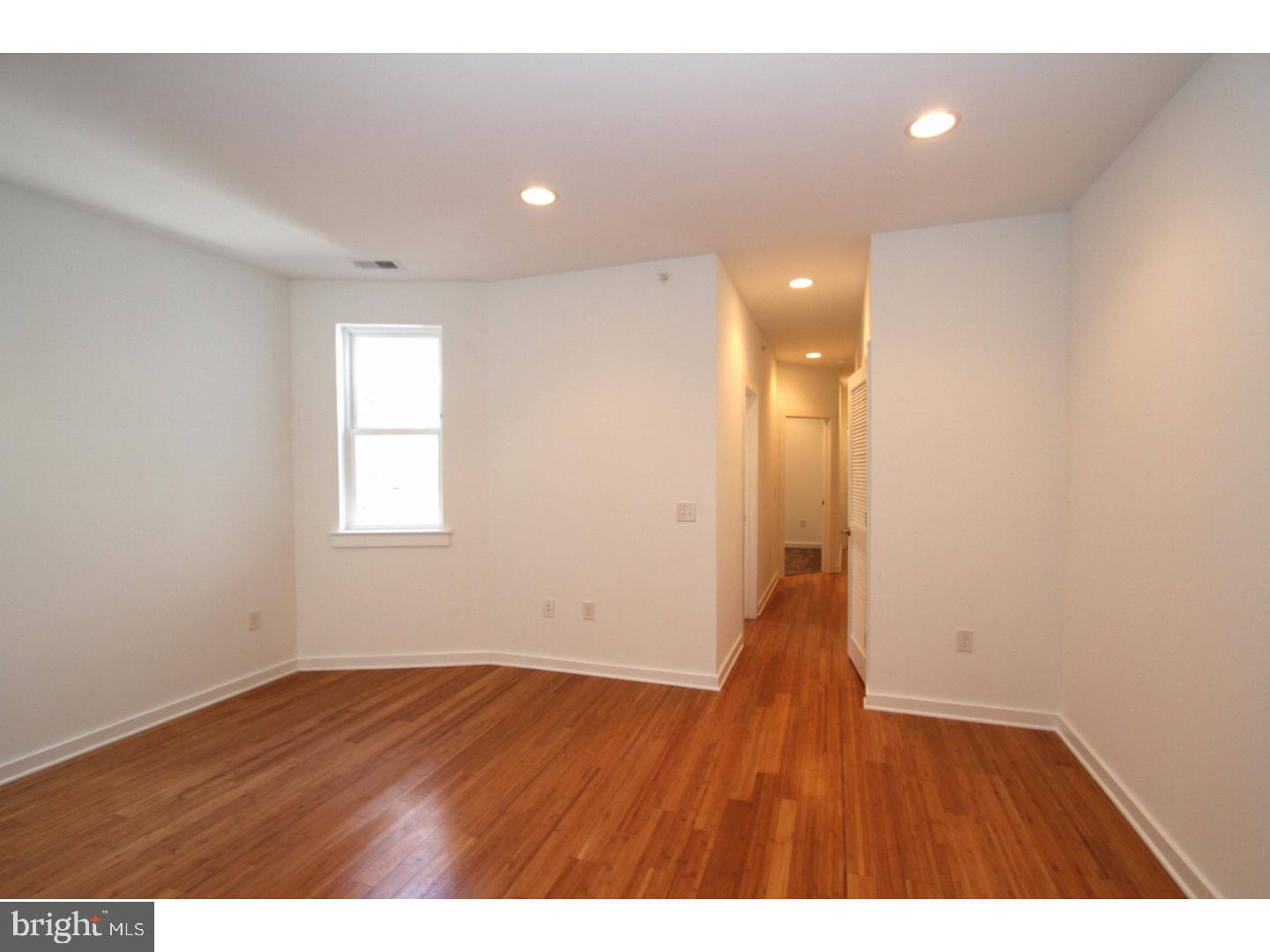 PORT RICHMOND - Residential Lease