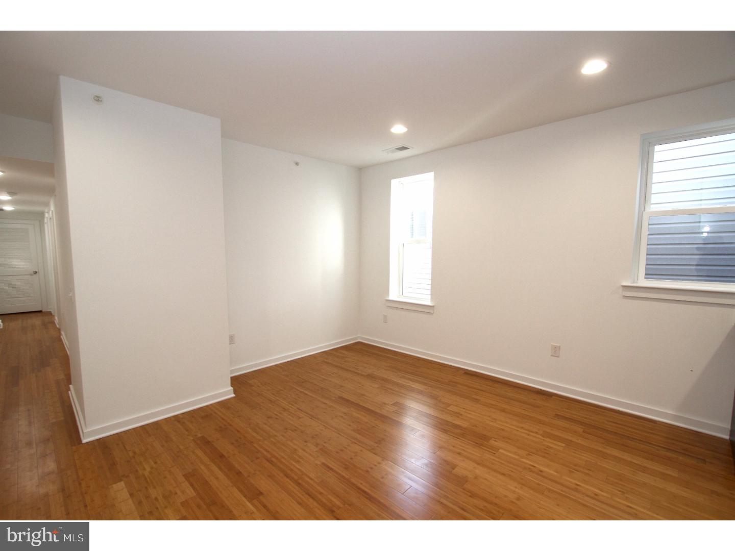 PORT RICHMOND - Residential Lease