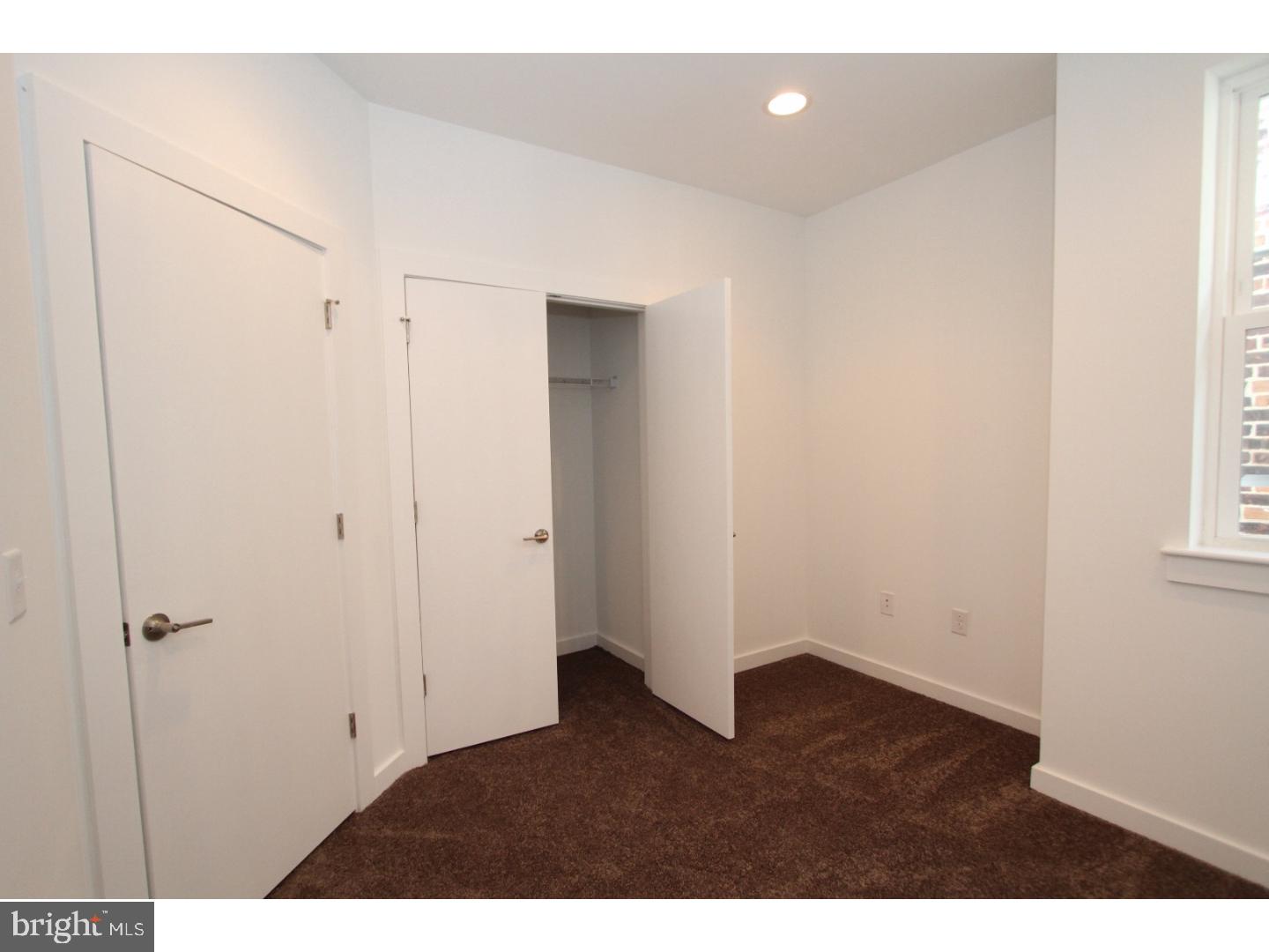 PORT RICHMOND - Residential Lease