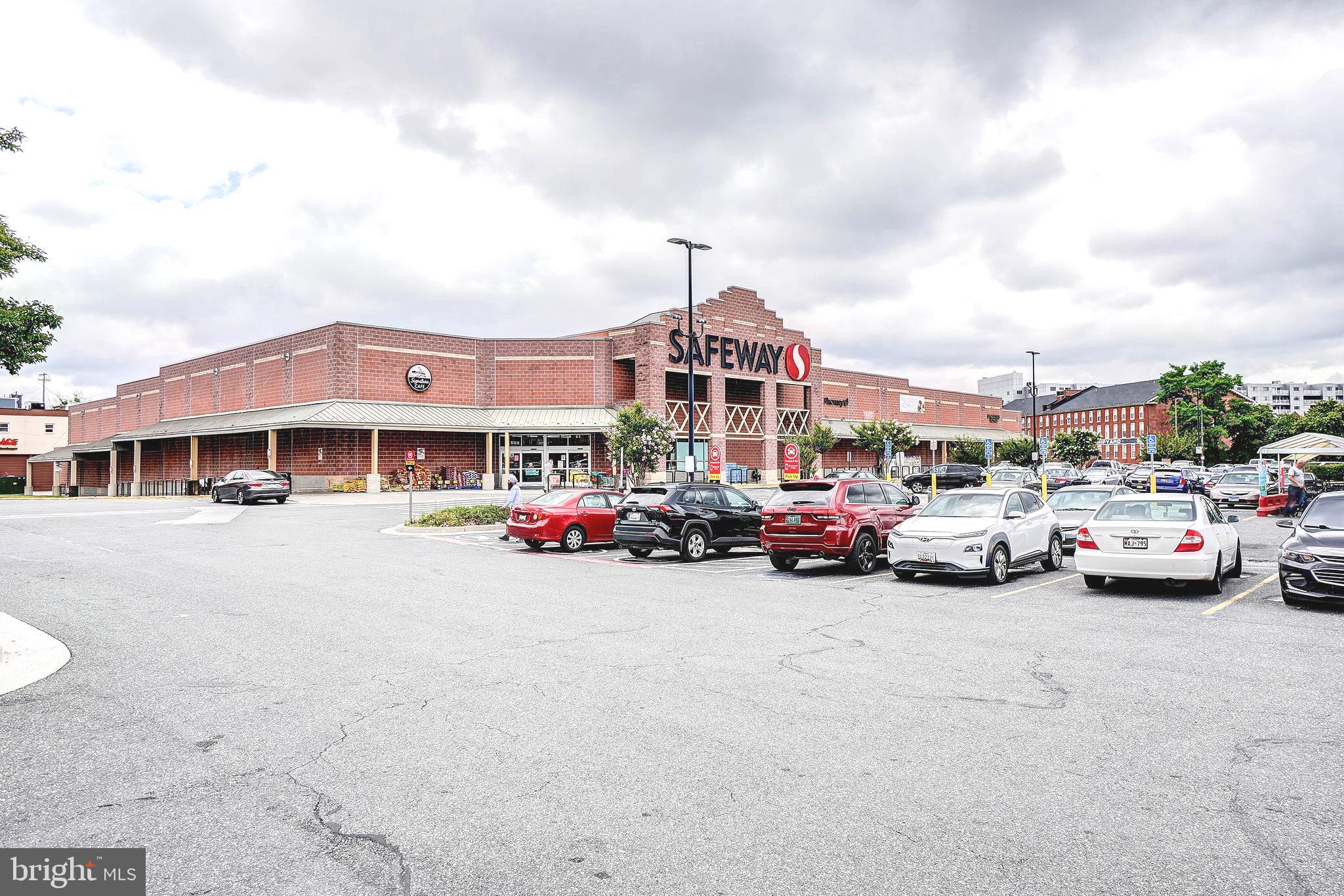 CANTON - Commercial Lease