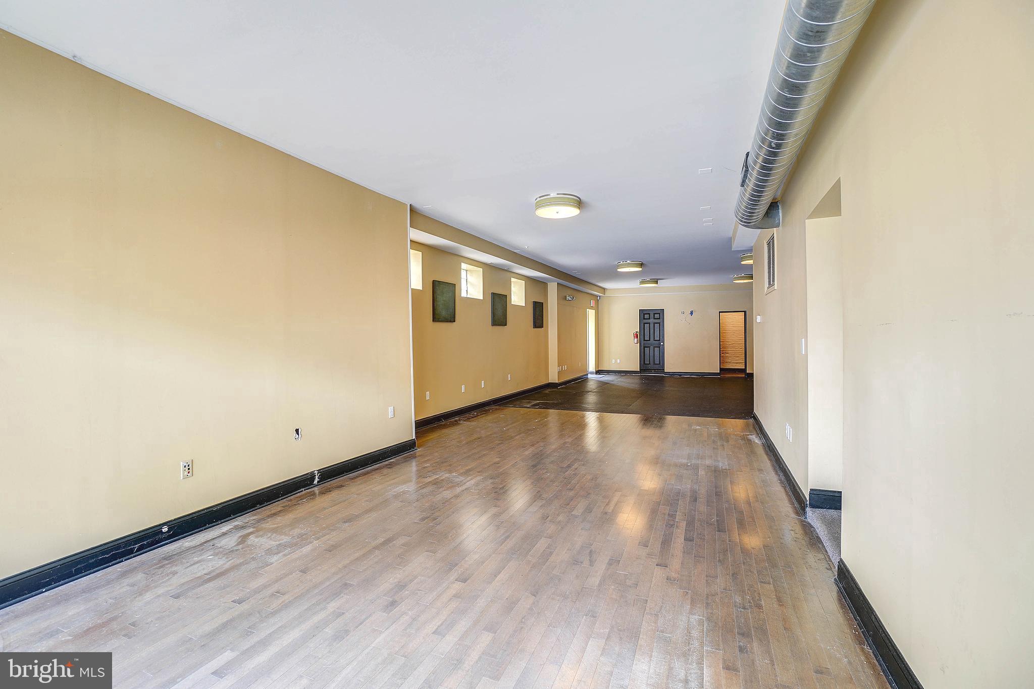 CANTON - Commercial Lease