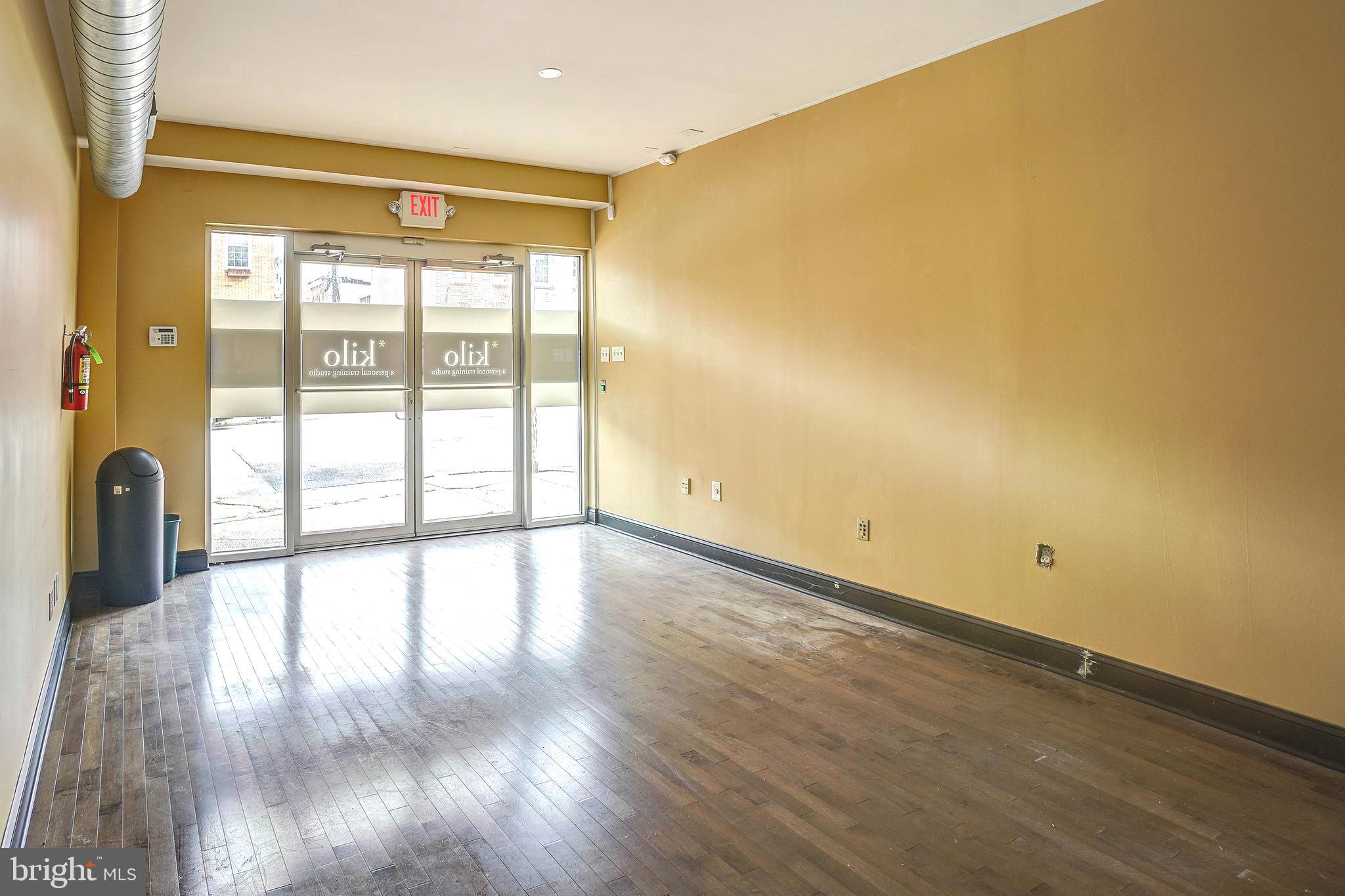 CANTON - Commercial Lease