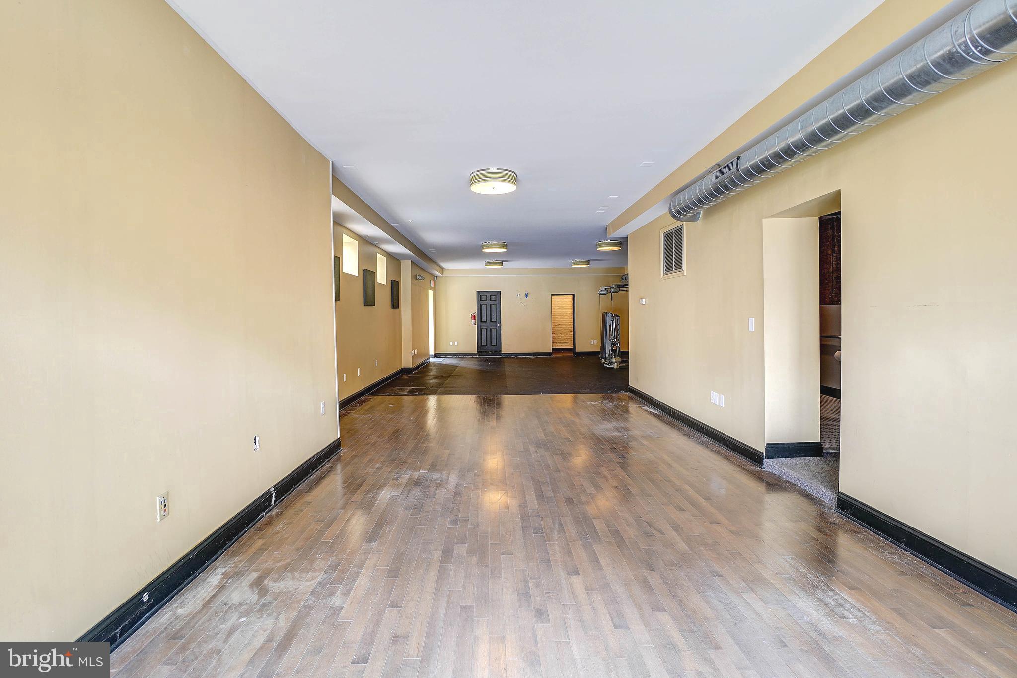 CANTON - Commercial Lease