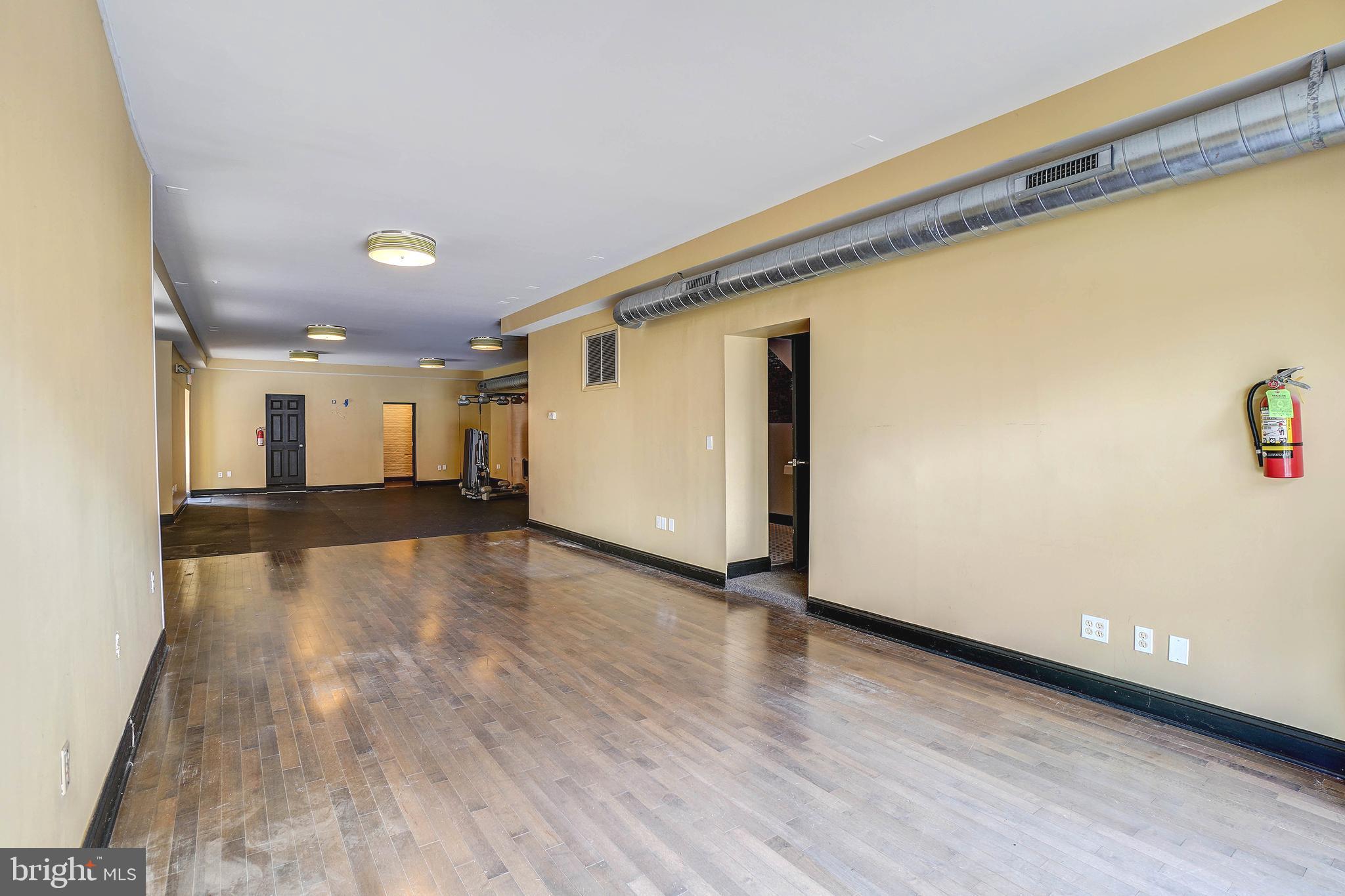 CANTON - Commercial Lease