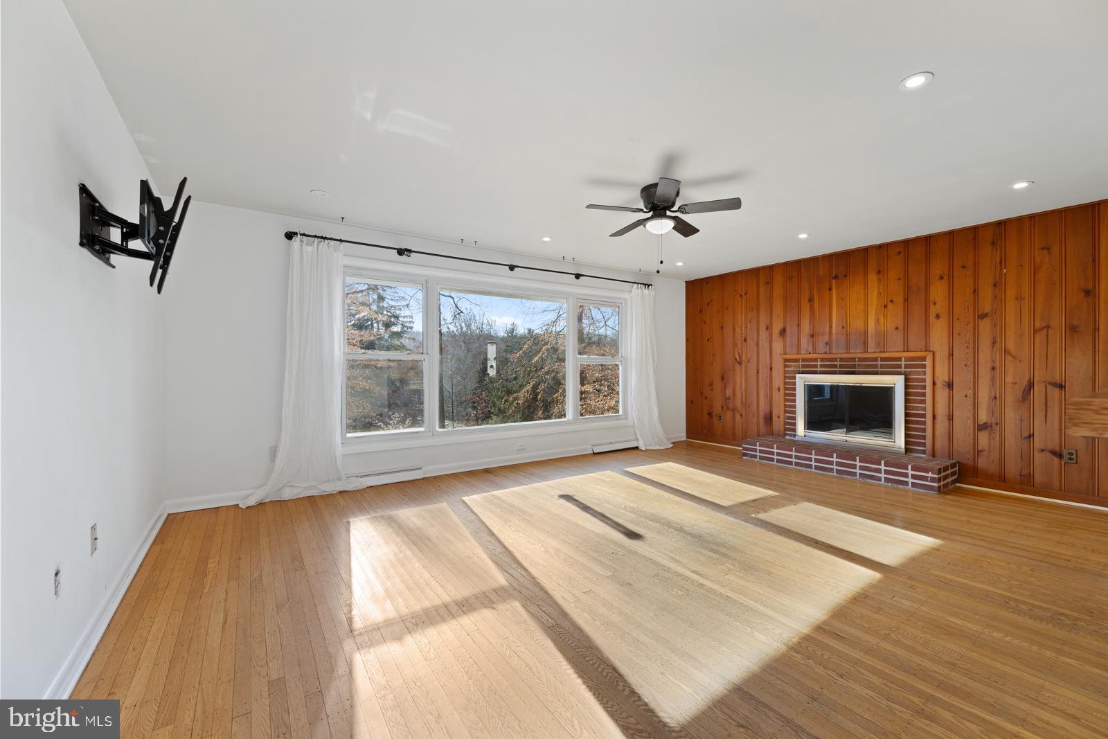 GULPH MILLS VIL - Residential