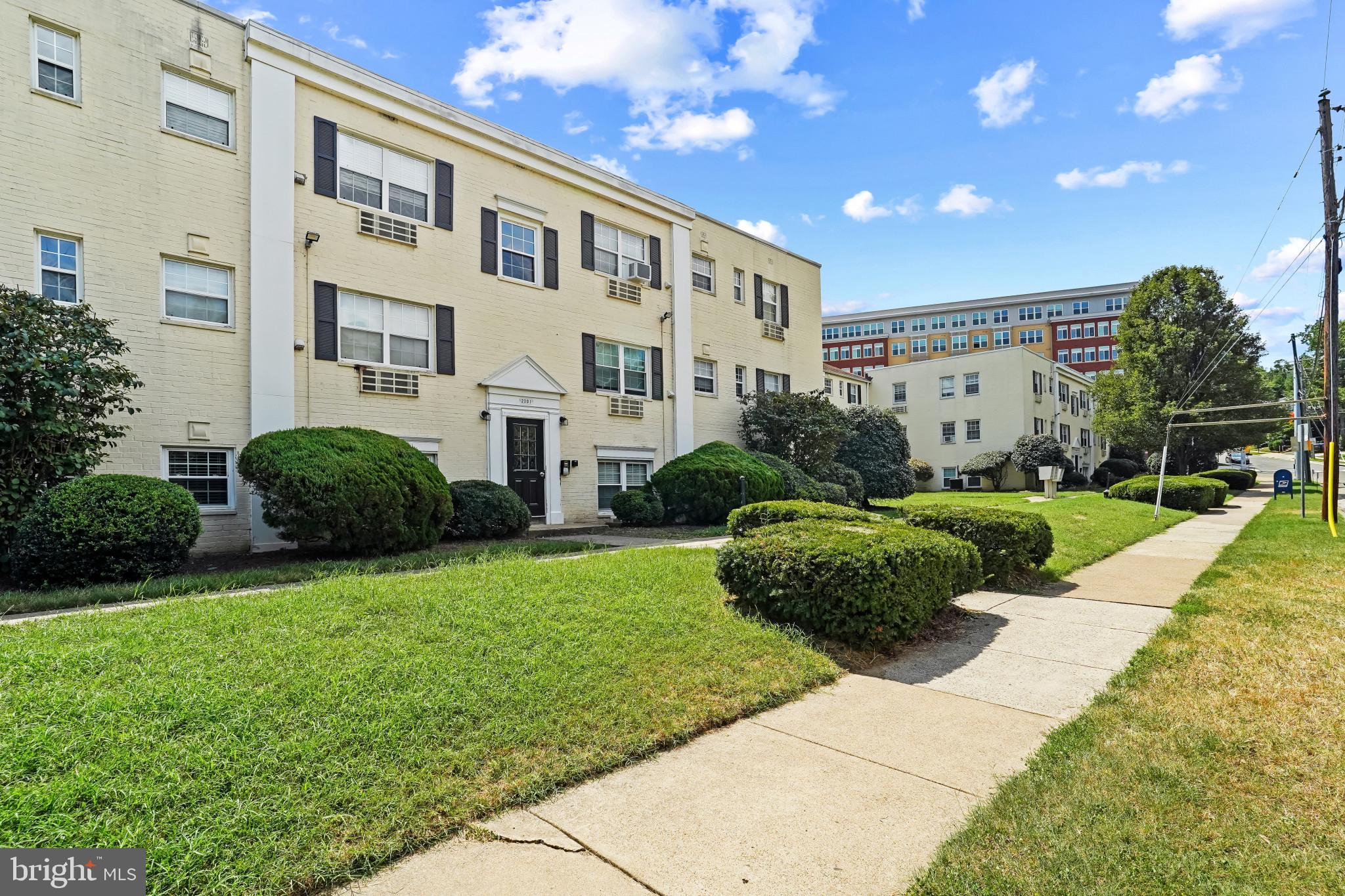 tylish 2-Bedroom Condo in Prime Huntington Location
Enjoy the best of convenience and comfort in this beautifully updated 2-bedroom home located in the sought-after Huntington neighborhood—just steps from the Huntington Metro Station.
Inside, you’ll find a spacious kitchen with sleek Corian countertops, a dedicated dining area, and an updated full bath. Recent upgrades include fresh paint, new luxury vinyl plank flooring, and the convenience of an in-unit washer and dryer.
This well-managed community offers a private parking lot, additional storage space, and abundant street parking. The monthly condo fee covers water, gas, trash removal, and common area maintenance—giving you more time to enjoy life. Outdoor amenities include a neighborhood playground and scenic walking trails.
With the Metro right across the street, getting around is effortless. You’re just minutes from Old Town Alexandria, I-495, Reagan National Airport, and downtown Washington, D.C.
Move-in ready and ideally located, this home makes it easy to experience everything Northern Virginia has to offer.