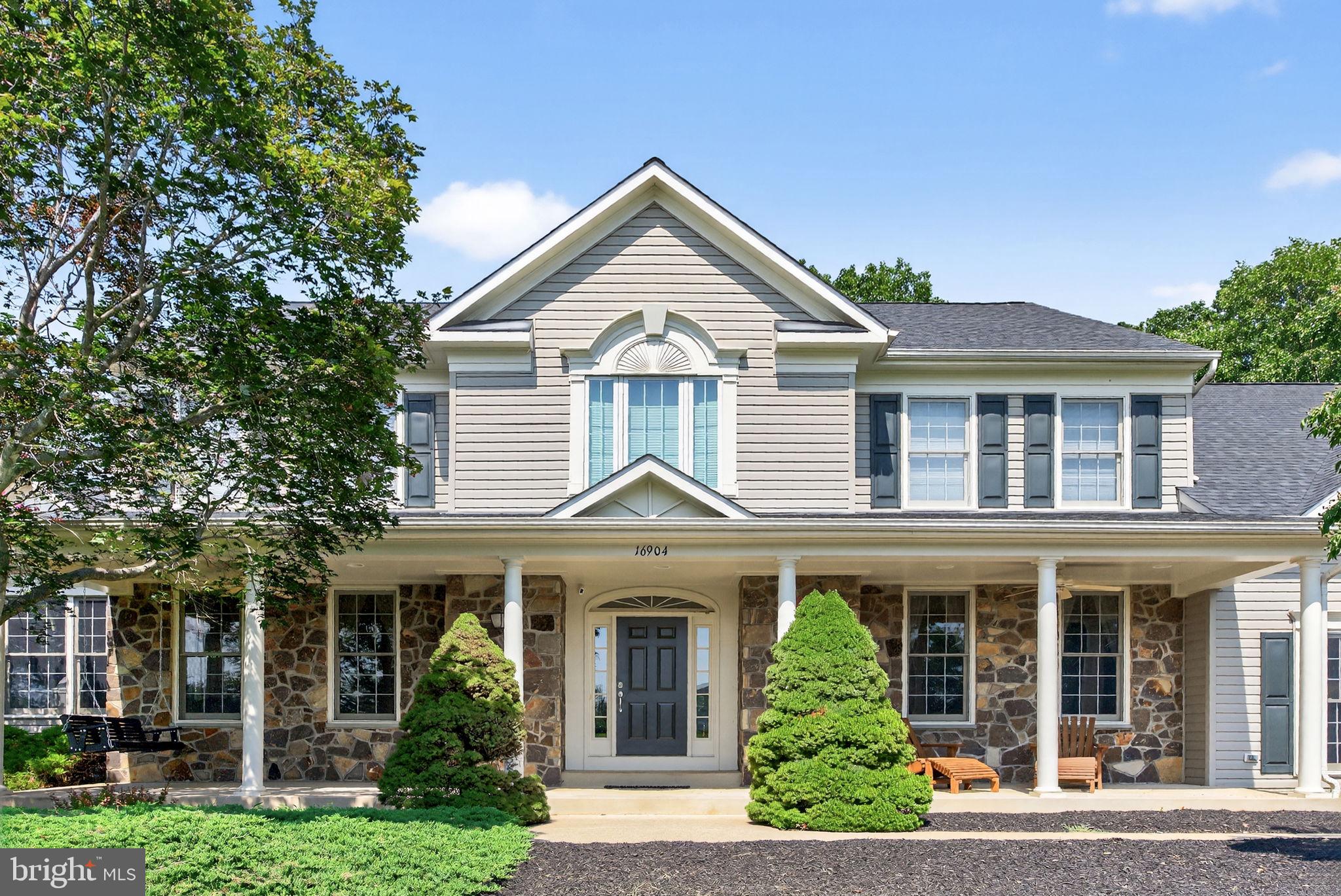 16904 GOLDEN LEAF COURT