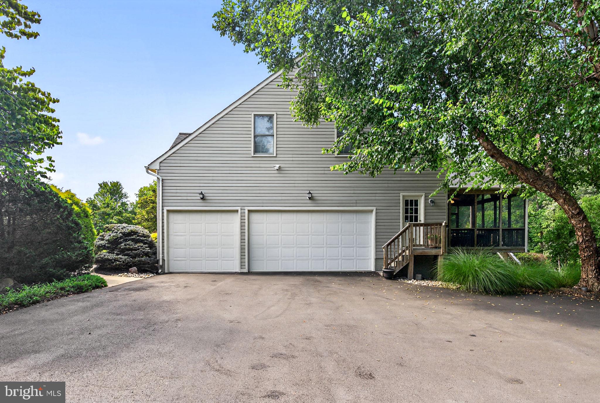 GOLDEN SPRINGS - Residential