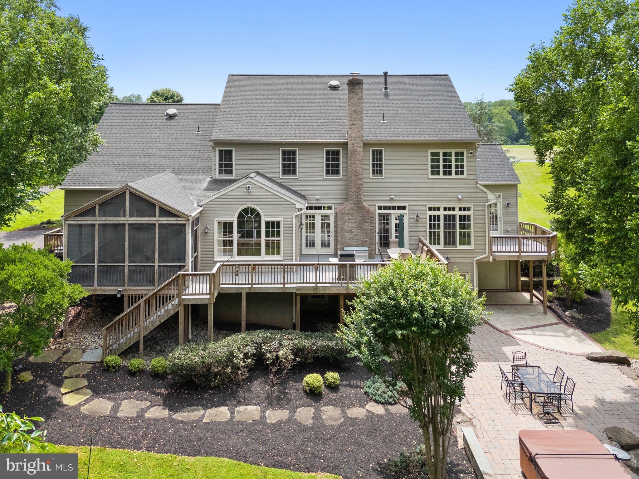 16904 GOLDEN LEAF COURT