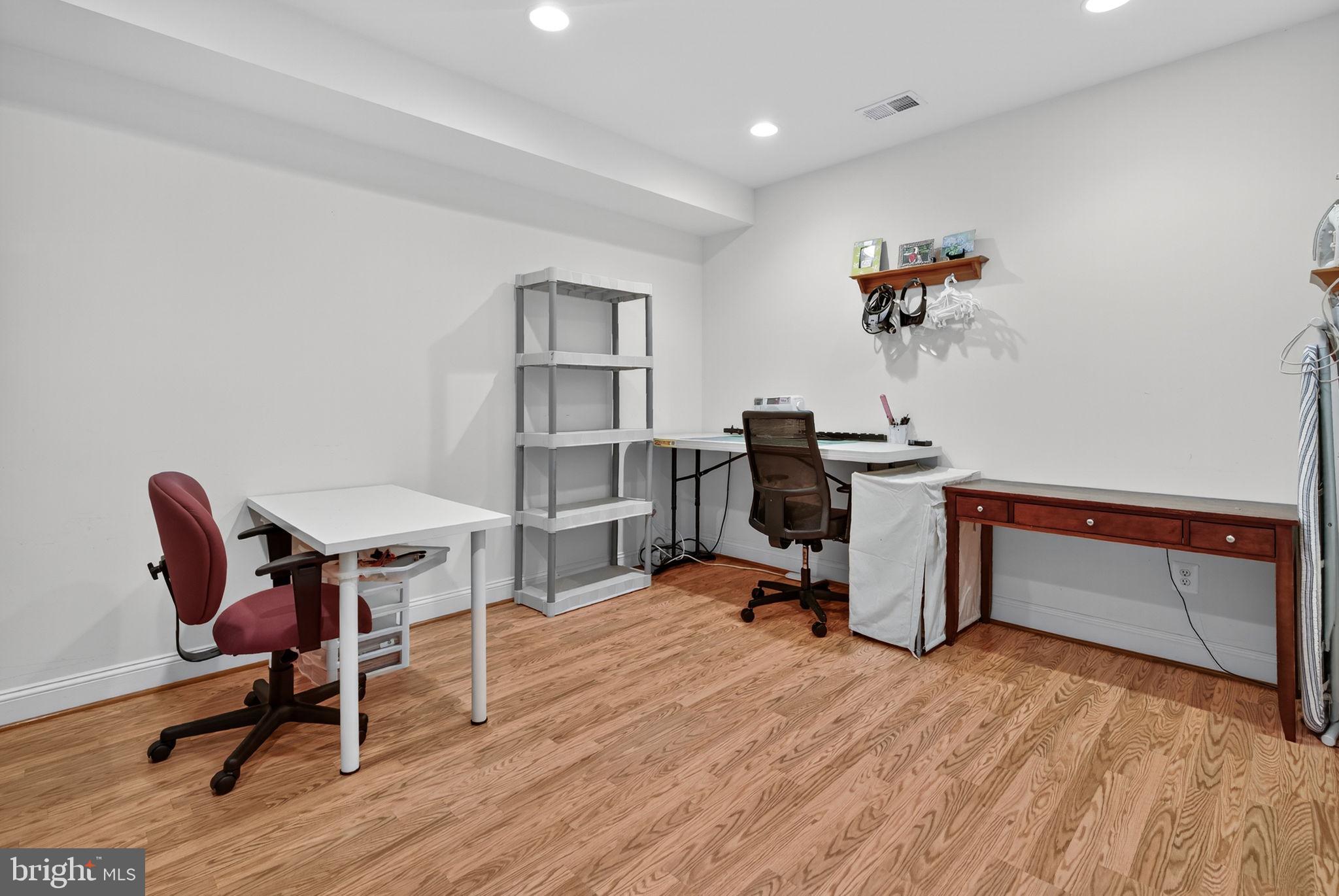 GOLDEN SPRINGS - Residential