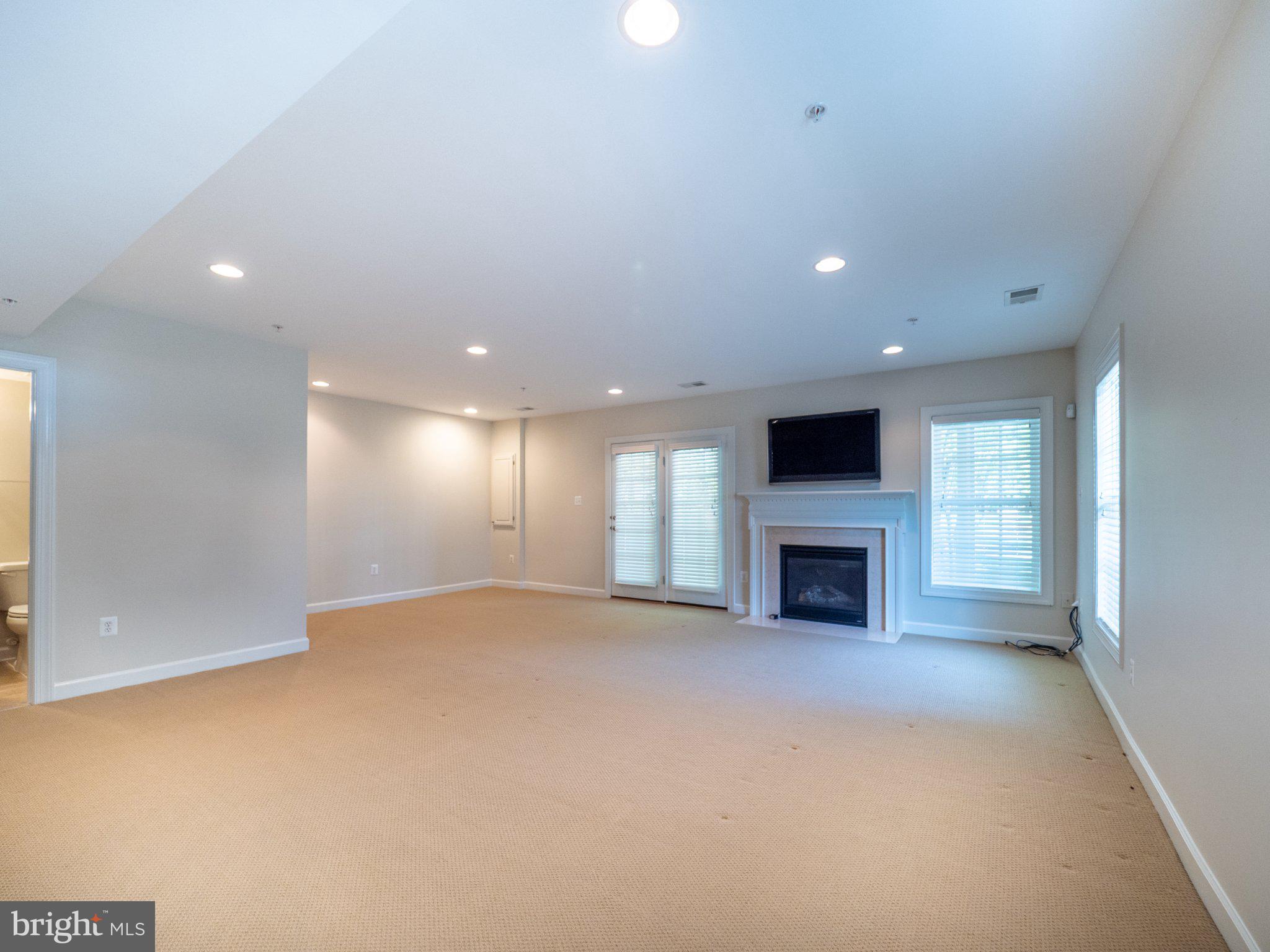 CROWN POINTE - Residential