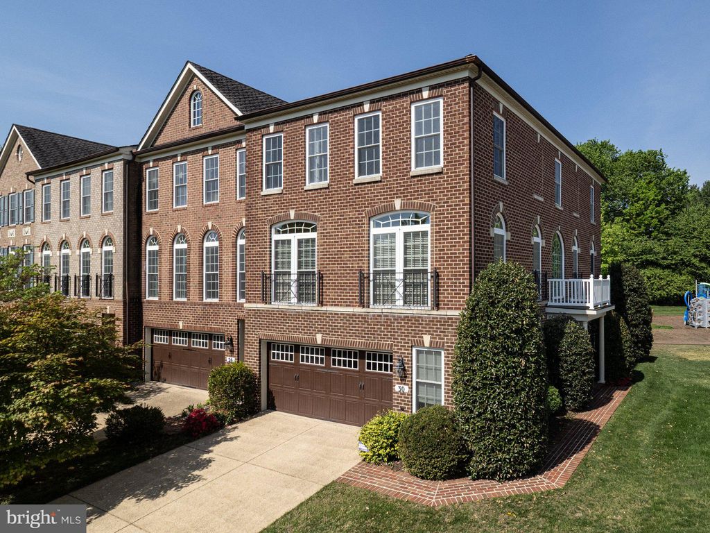 Photo of 30 Sharpstead Lane, GAITHERSBURG, MD 20878 (MLS # MDMC2229402)