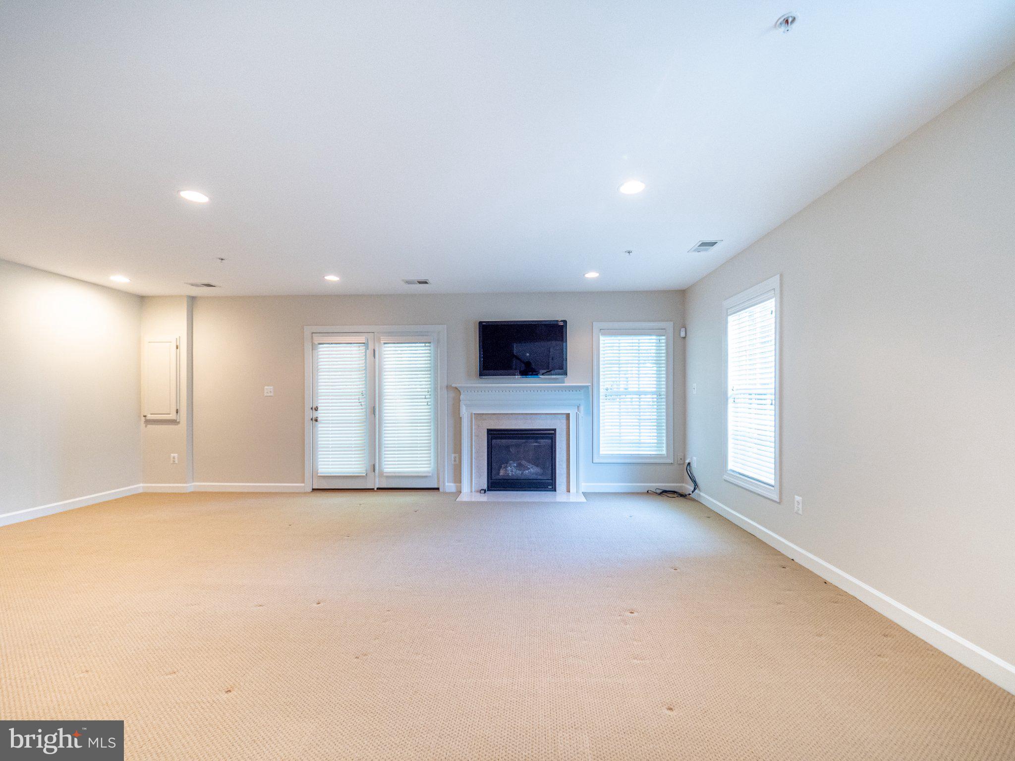 CROWN POINTE - Residential