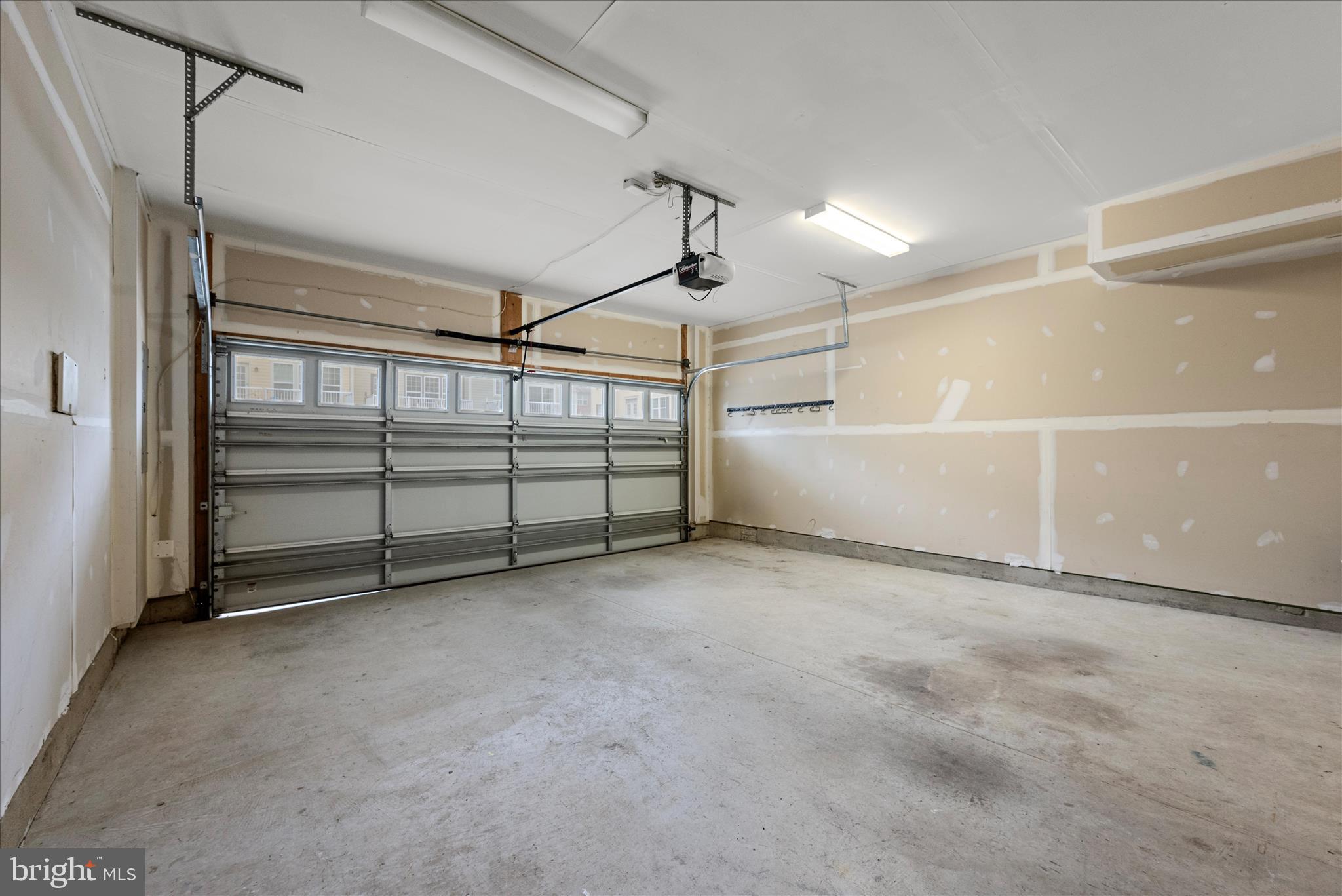 OAKLAWN - Residential Lease