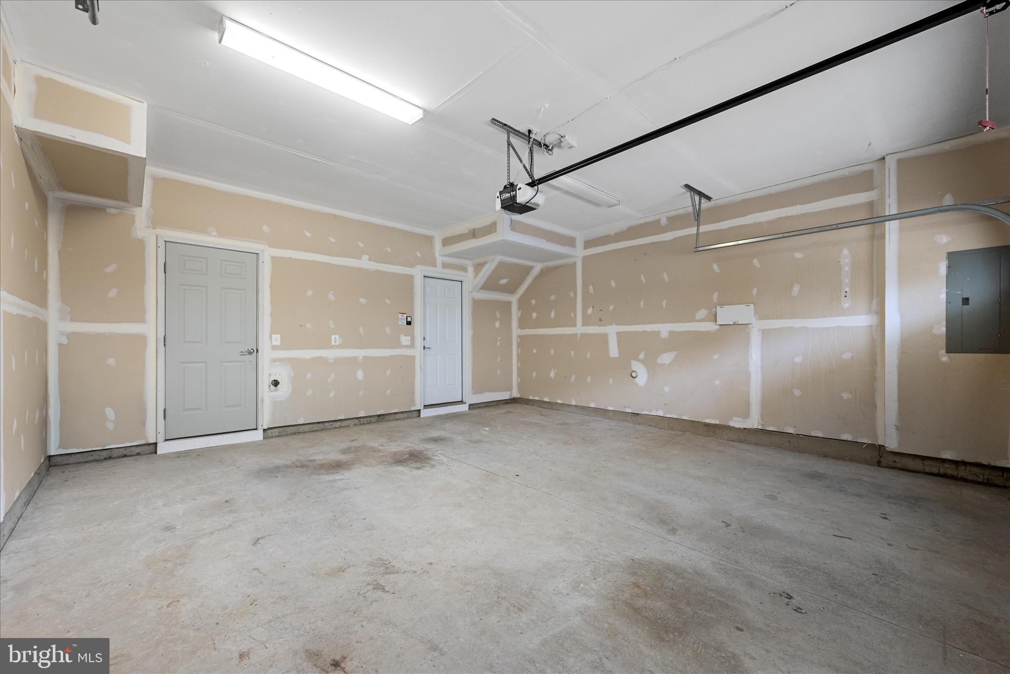 OAKLAWN - Residential Lease