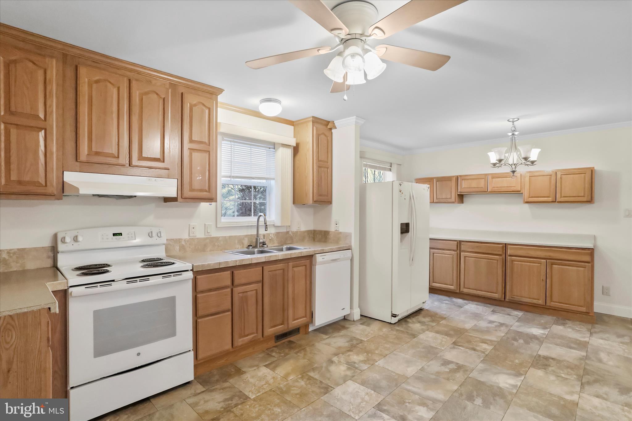 MOUNTAIN VIEW ESTATES - Residential