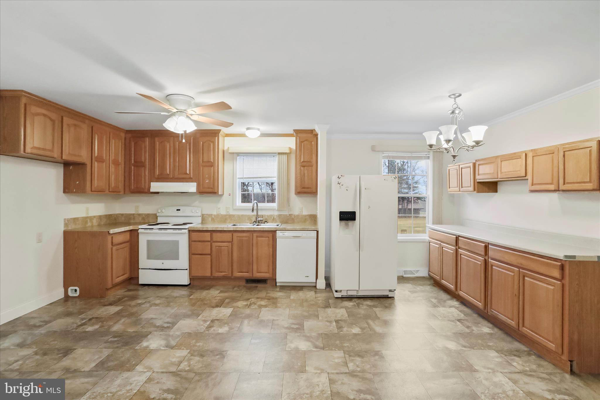 MOUNTAIN VIEW ESTATES - Residential