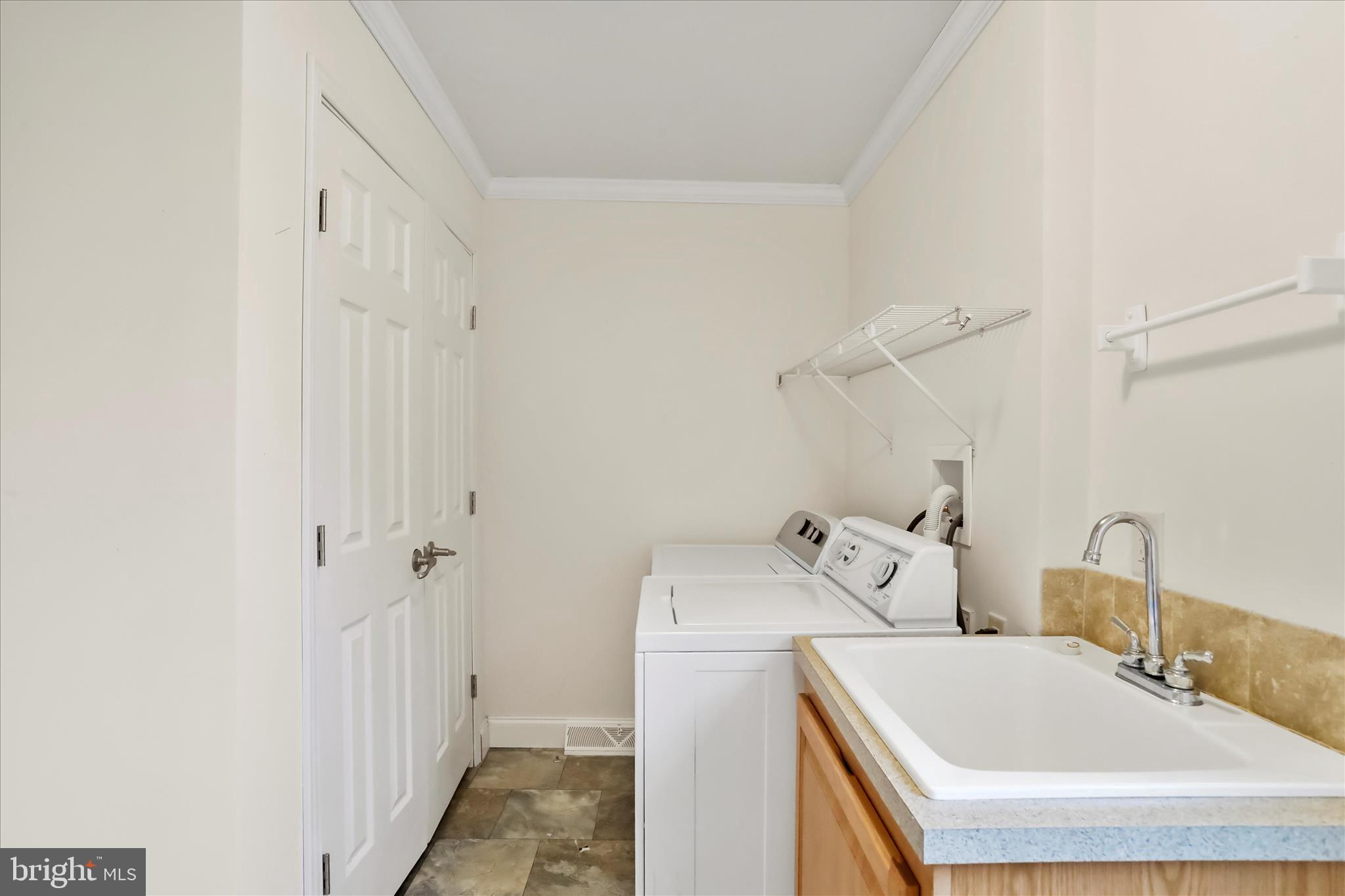 MOUNTAIN VIEW ESTATES - Residential