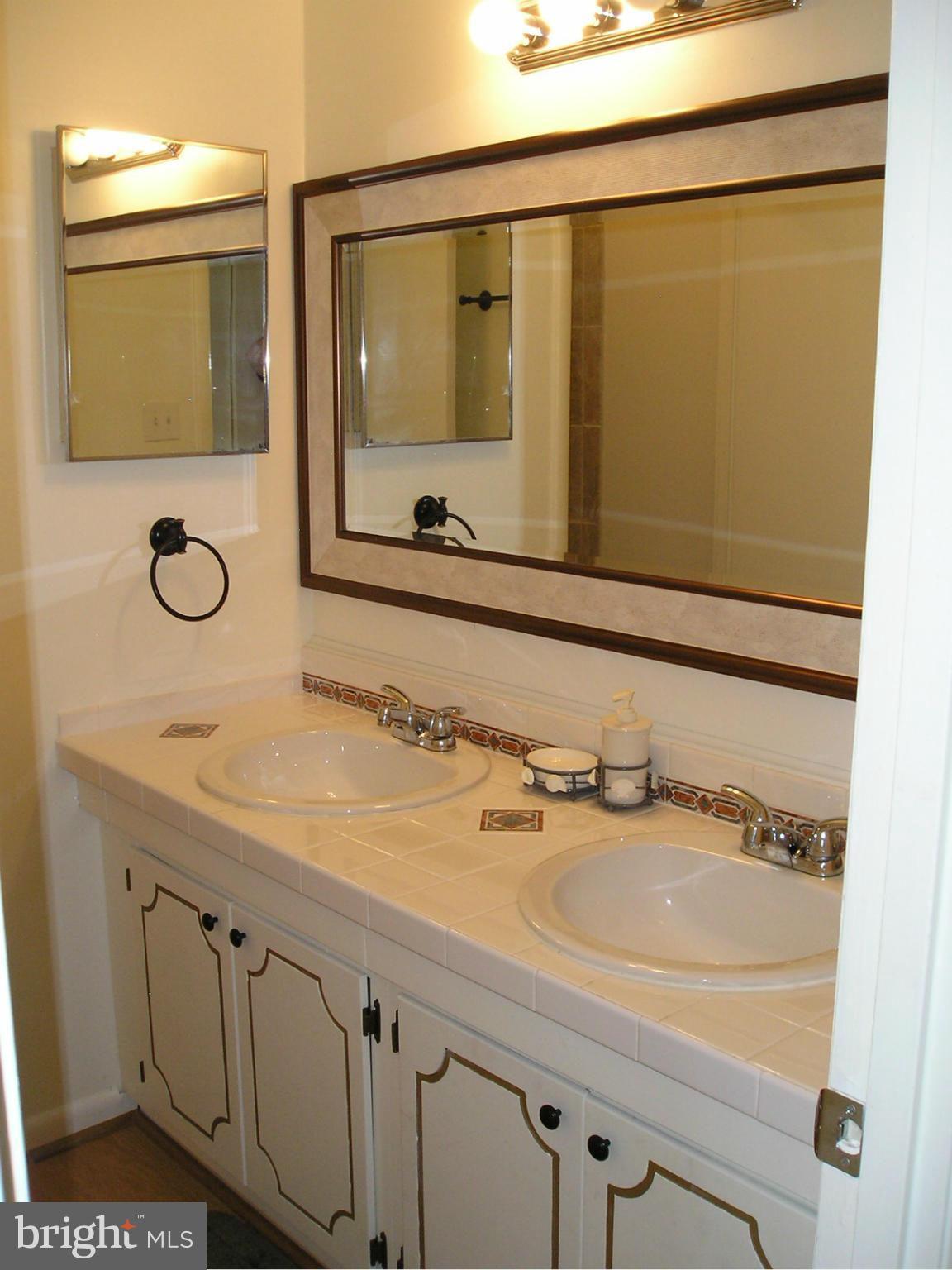 SOUTHGATE - Residential Lease