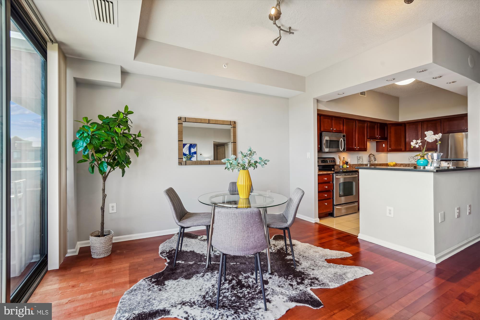 RENAISSANCE - Residential Lease