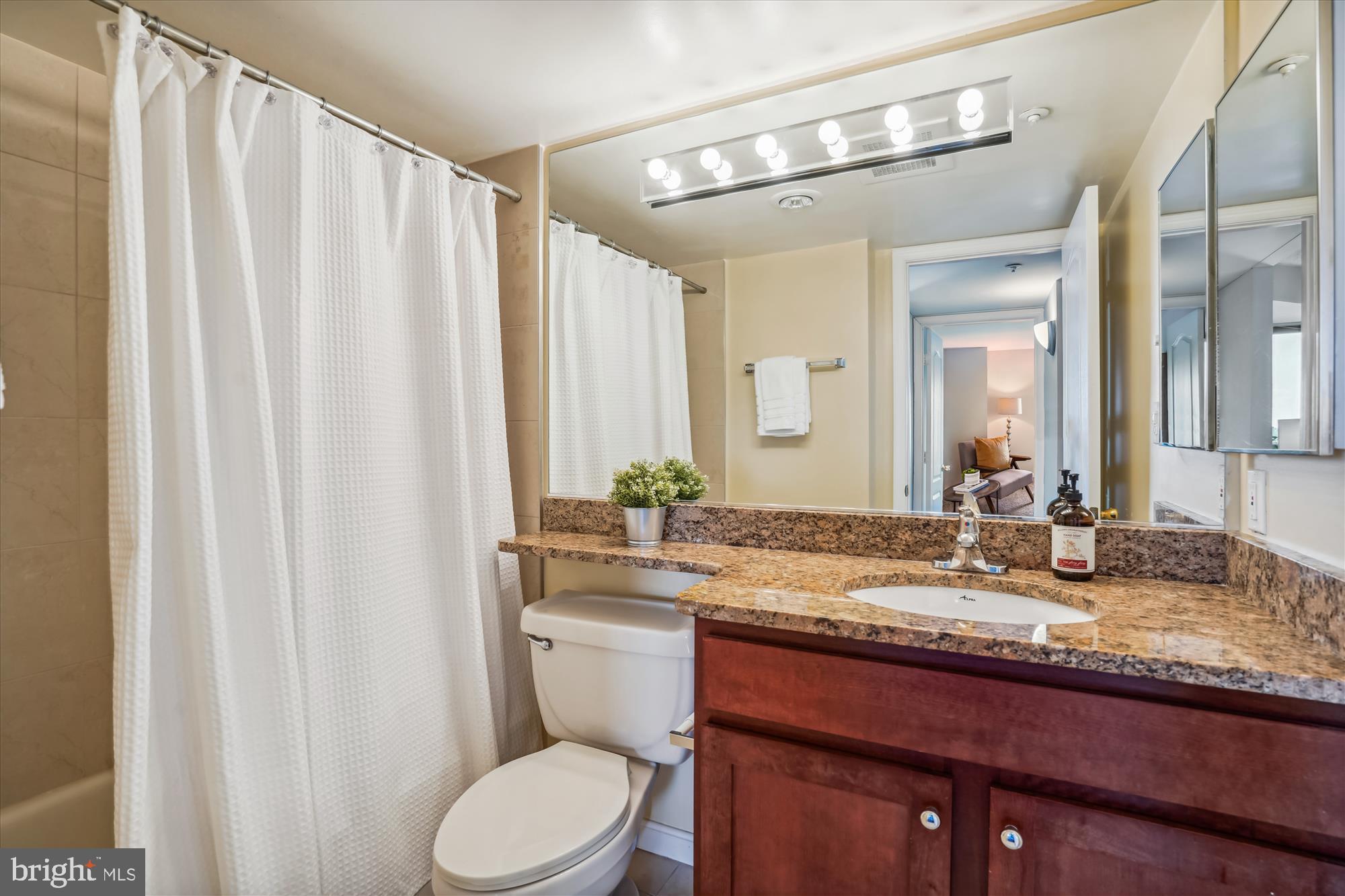 RENAISSANCE - Residential Lease