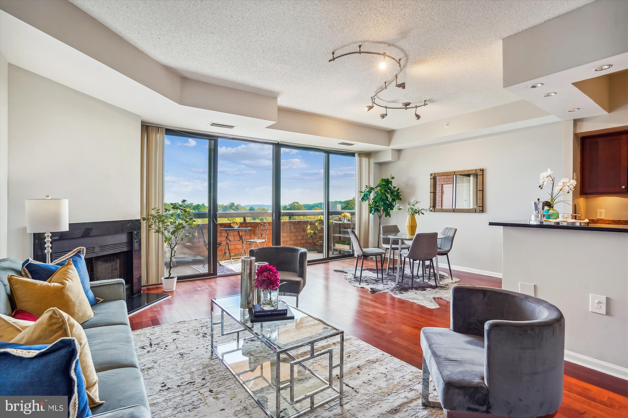 RENAISSANCE - Residential Lease