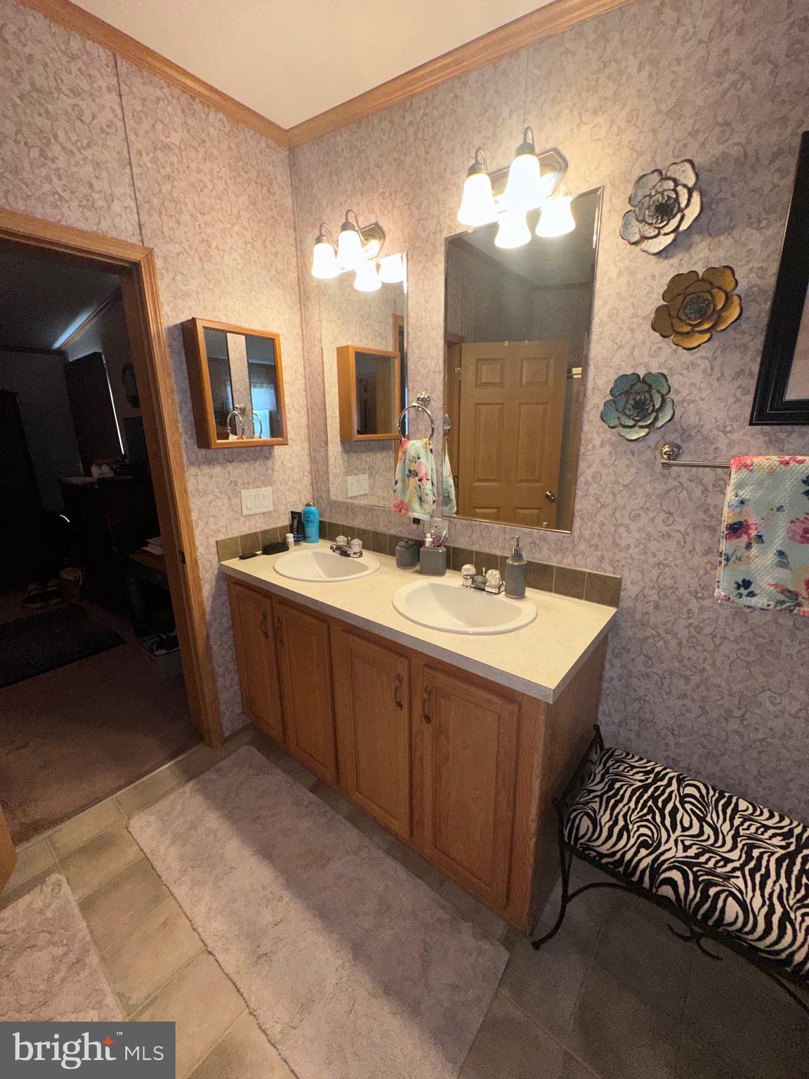 ARUNDEL MOBILE VILLAGE - Residential