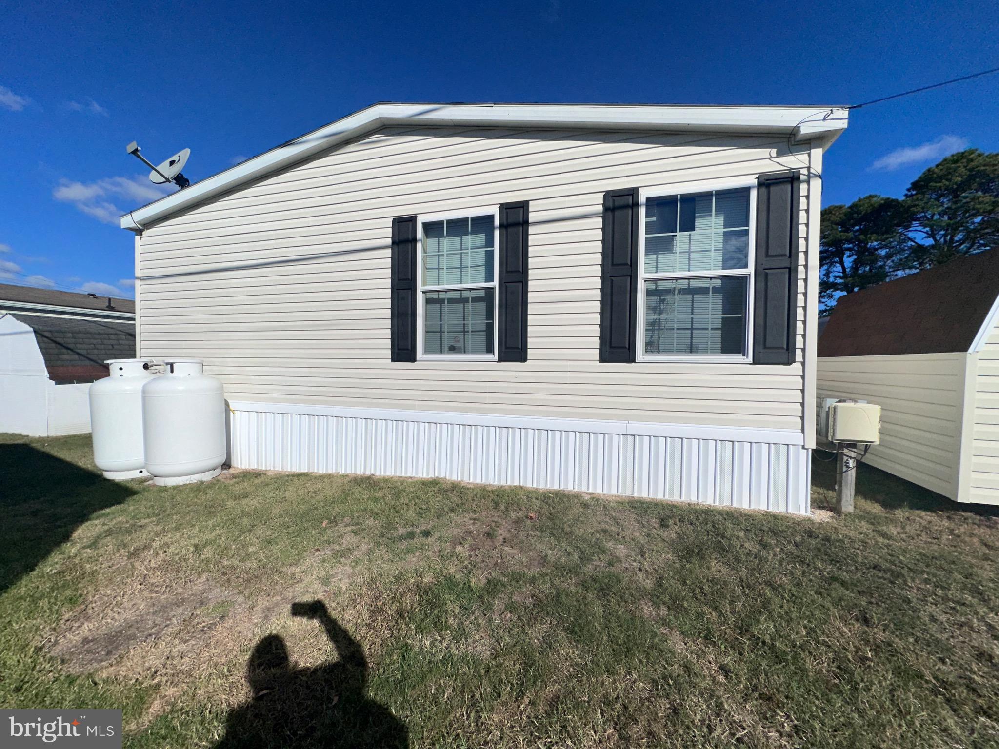 ARUNDEL MOBILE VILLAGE - Residential