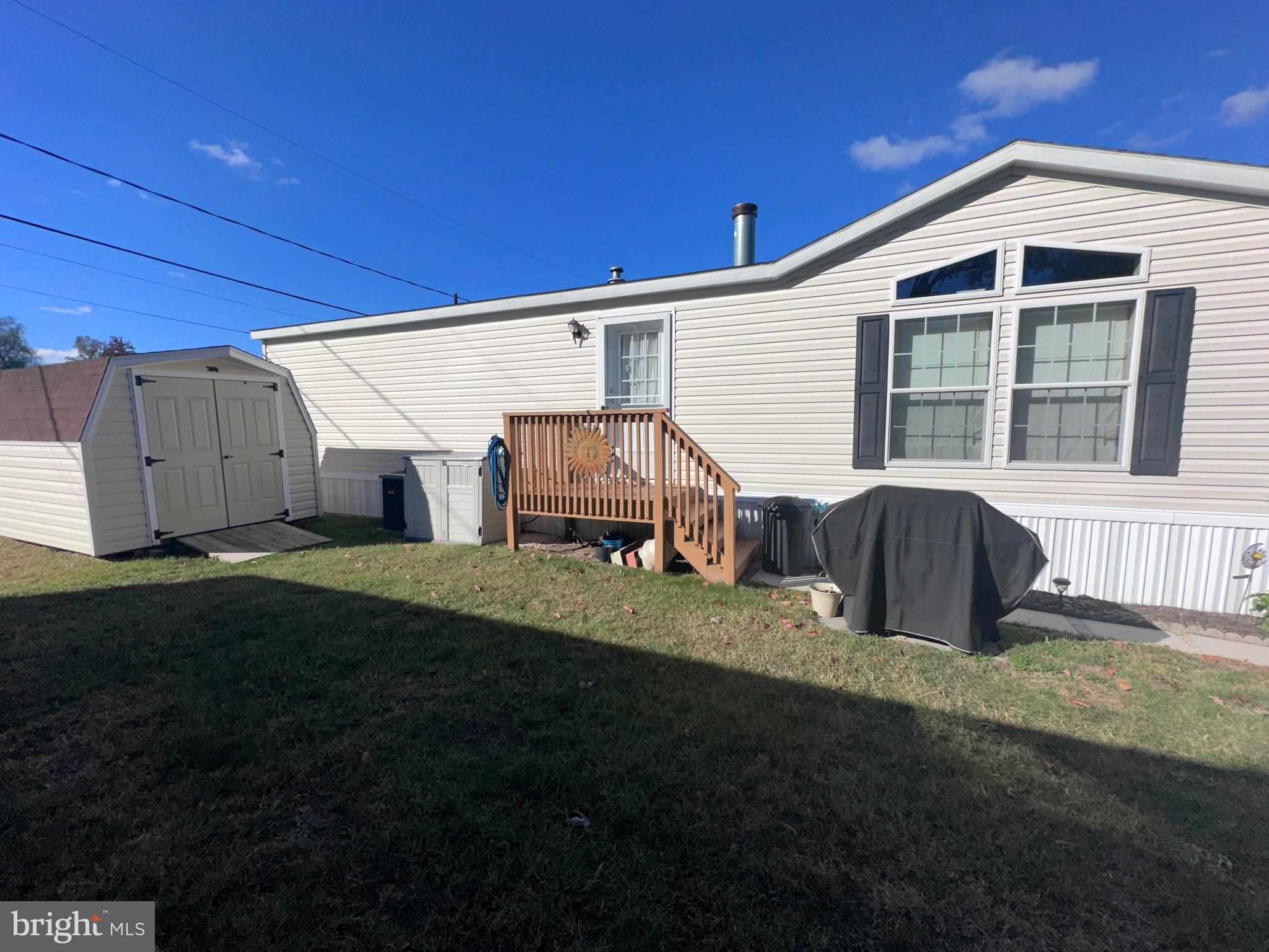 ARUNDEL MOBILE VILLAGE - Residential