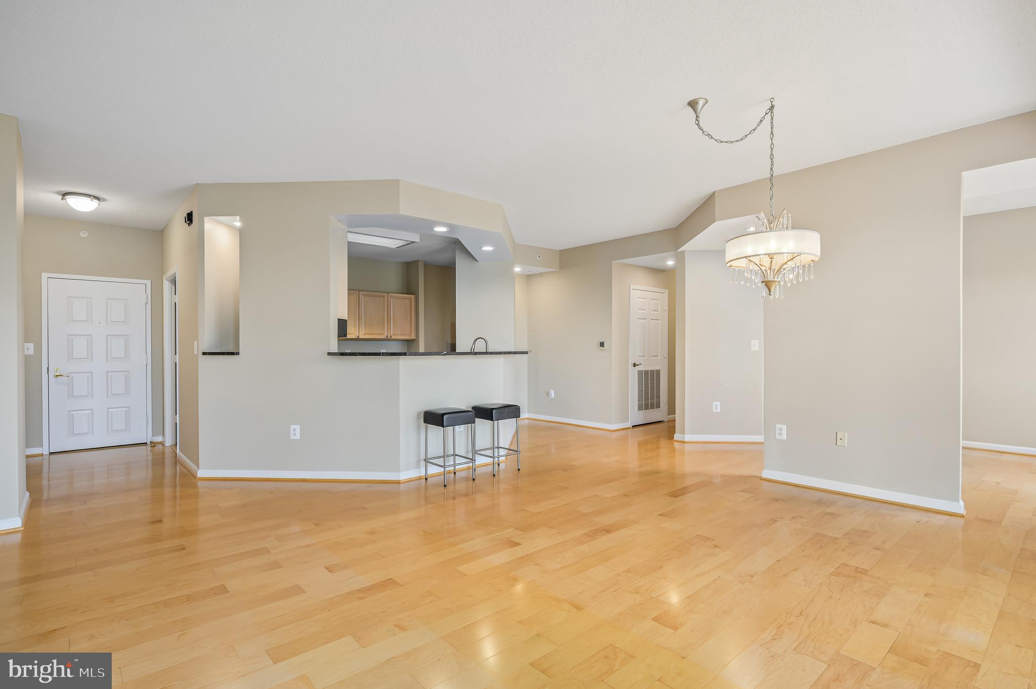 LANSDOWNE WOODS - Residential