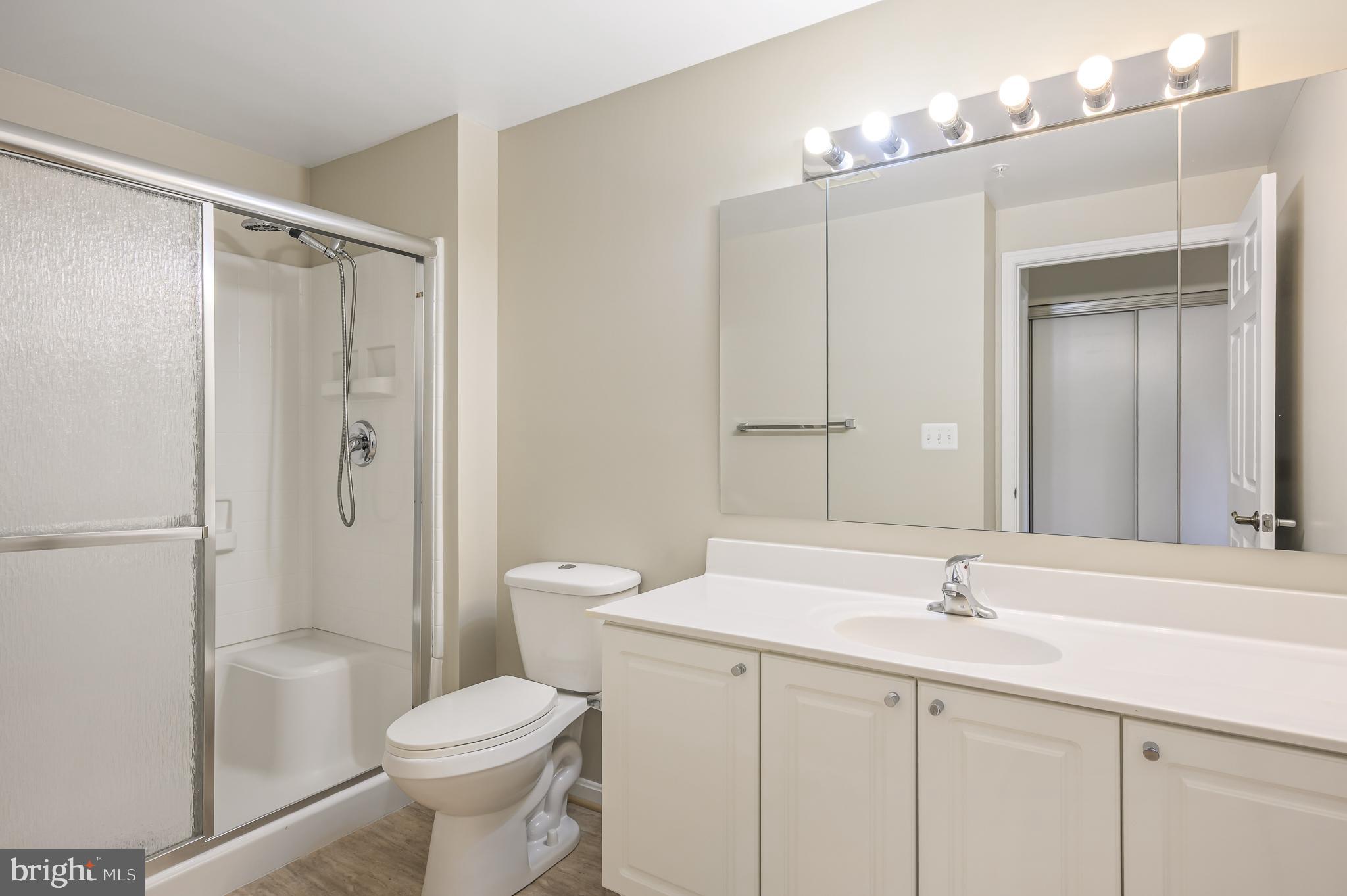 LANSDOWNE WOODS - Residential