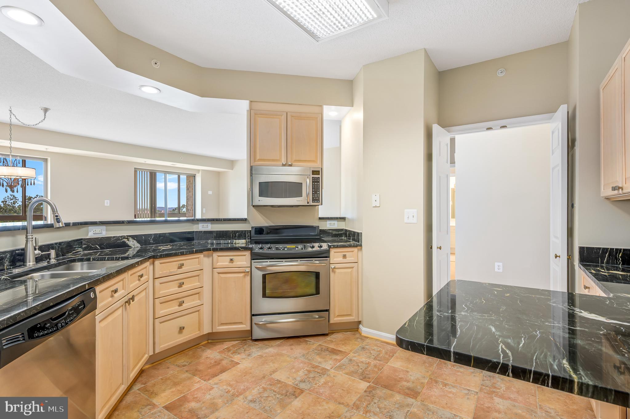 LANSDOWNE WOODS - Residential