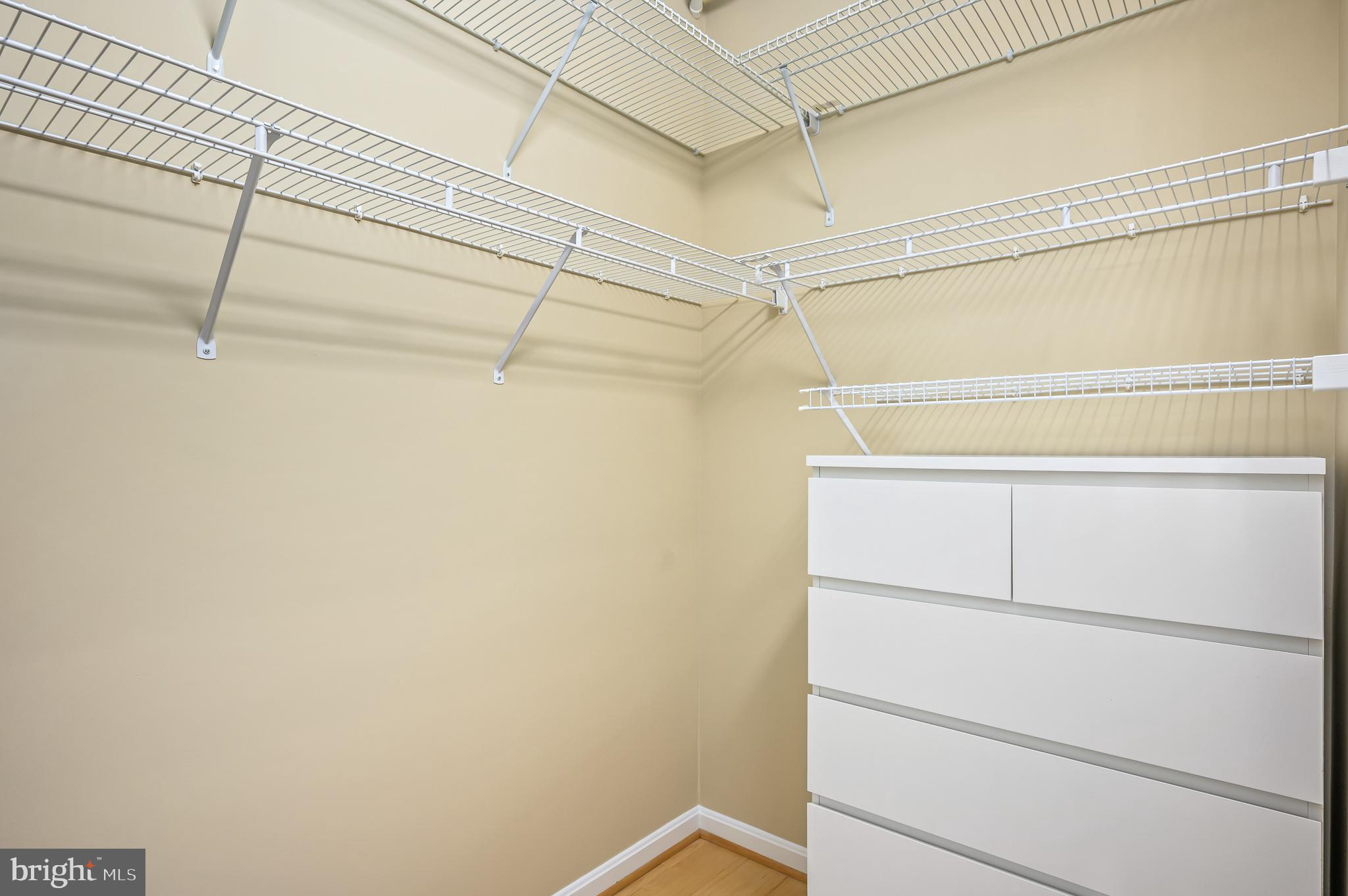 LANSDOWNE WOODS - Residential