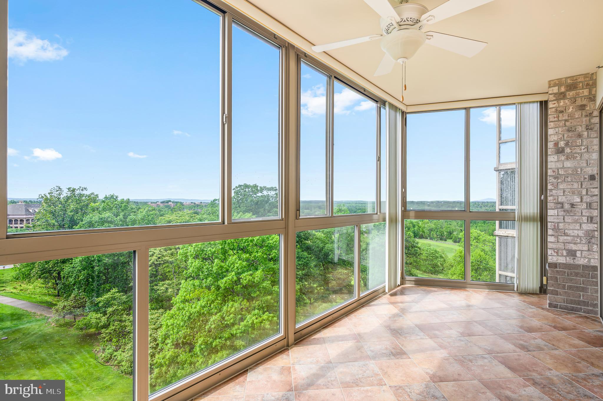 LANSDOWNE WOODS - Residential