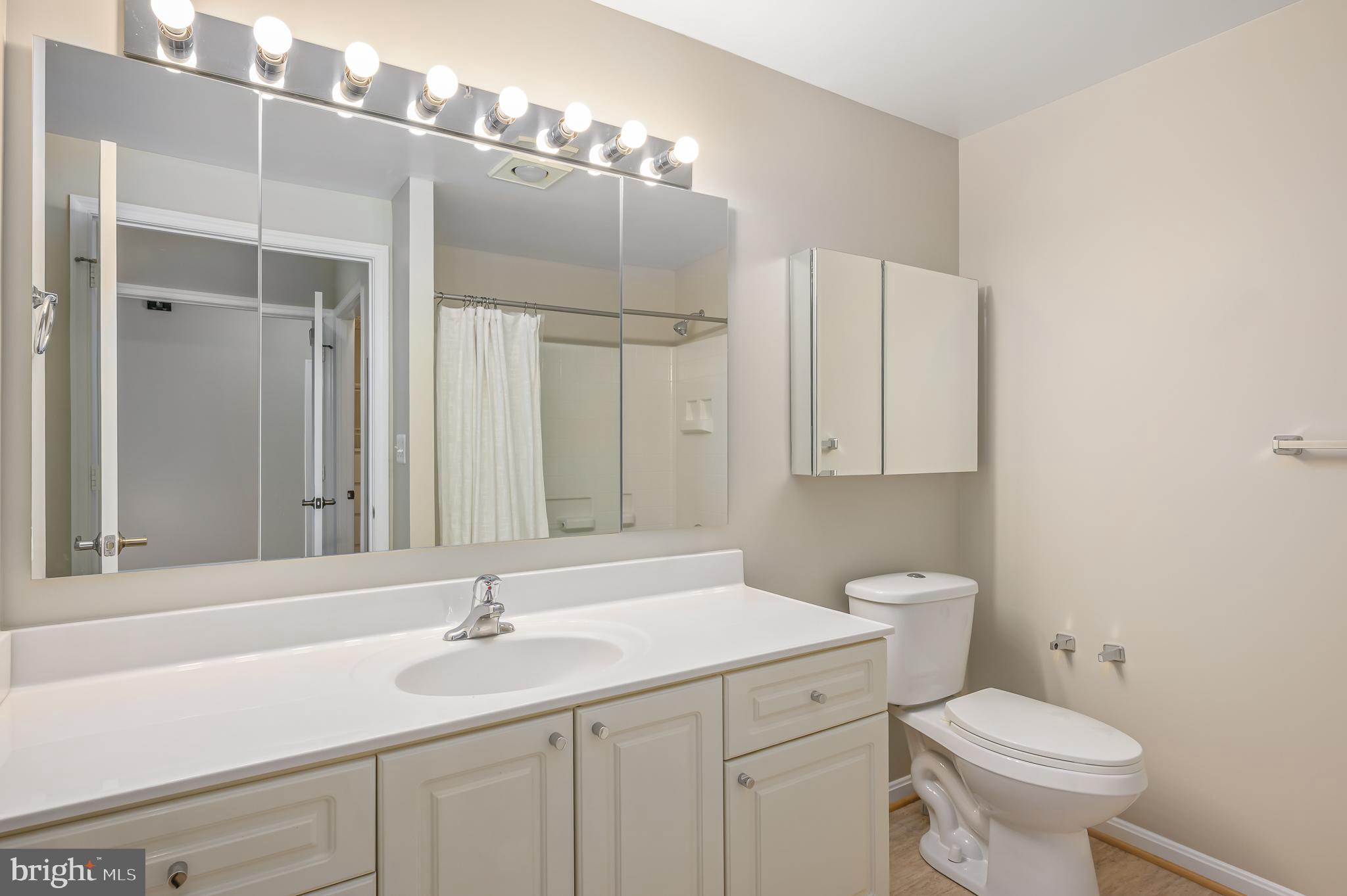 LANSDOWNE WOODS - Residential