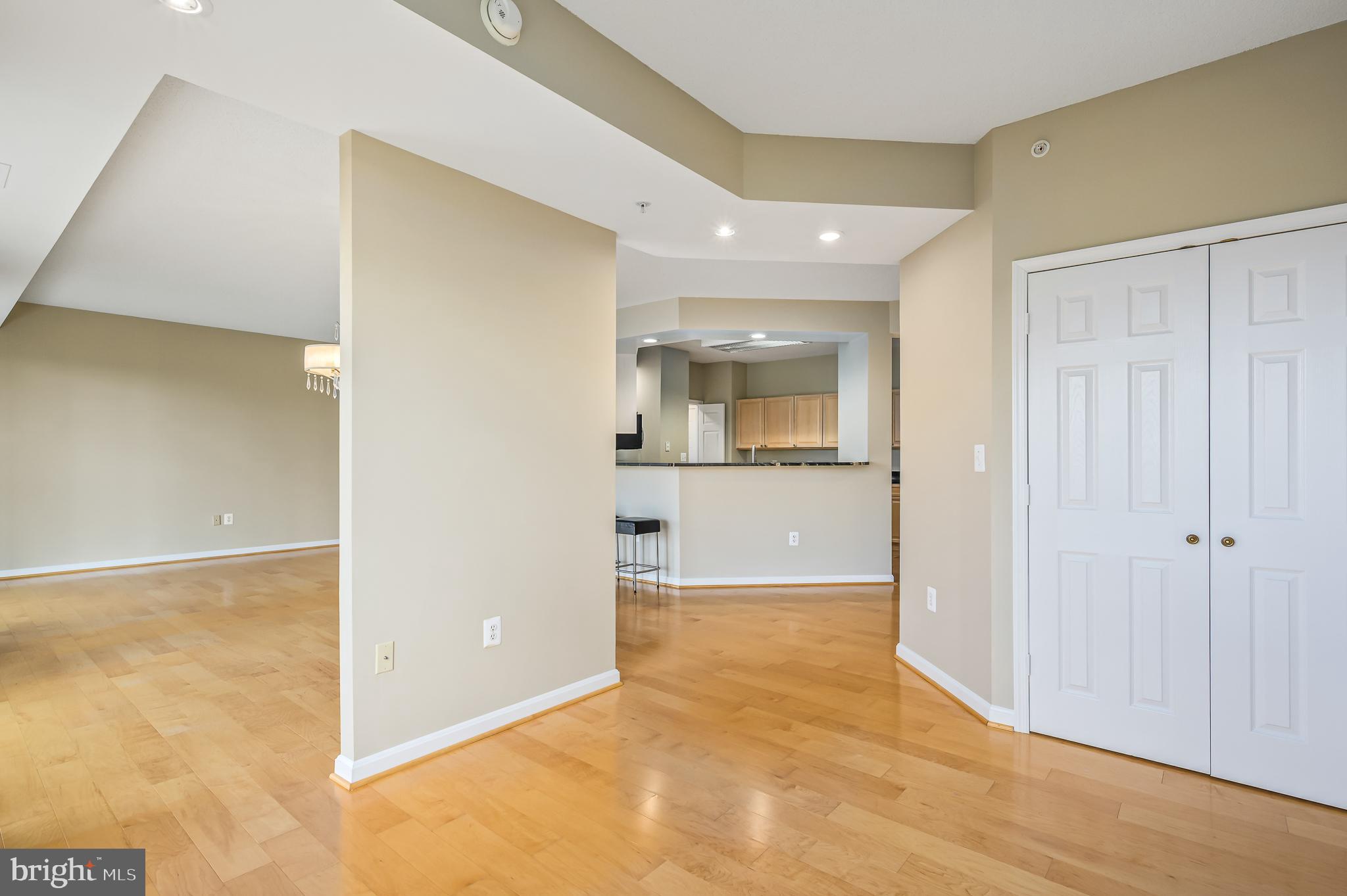 LANSDOWNE WOODS - Residential