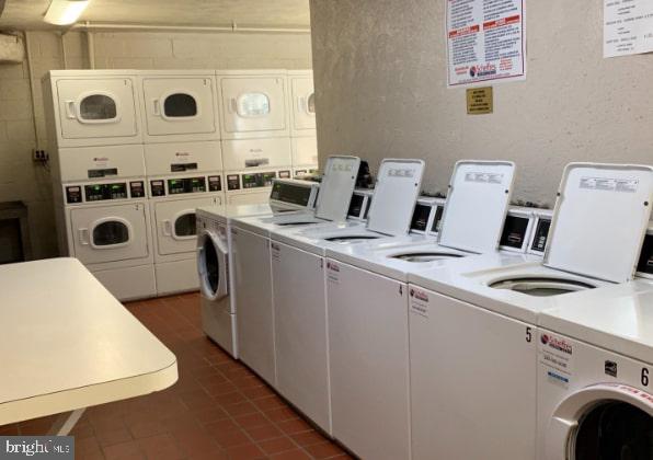 RIVER TOWERS - Residential