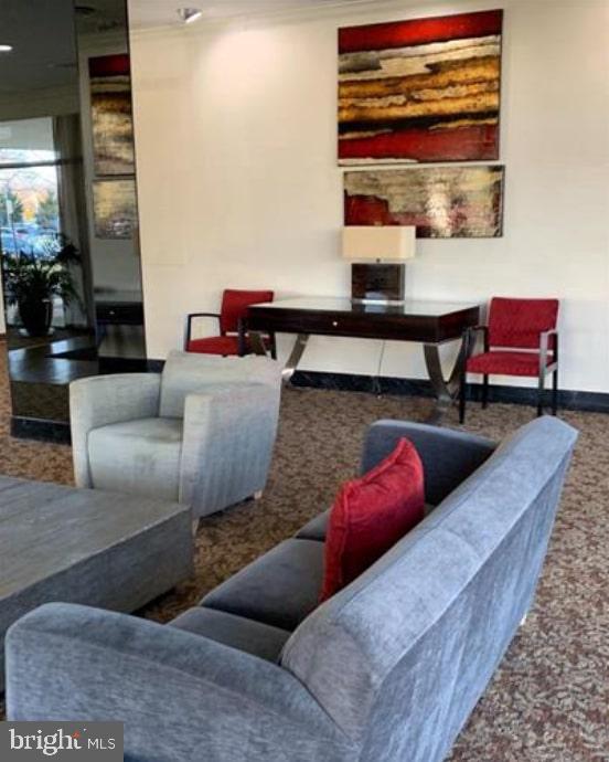 RIVER TOWERS - Residential