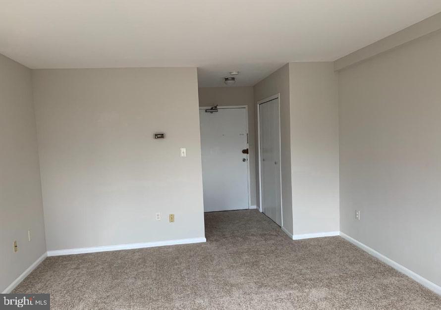 RIVER TOWERS - Residential