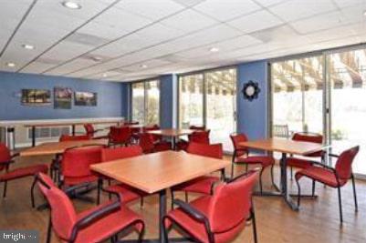 RIVER TOWERS - Residential