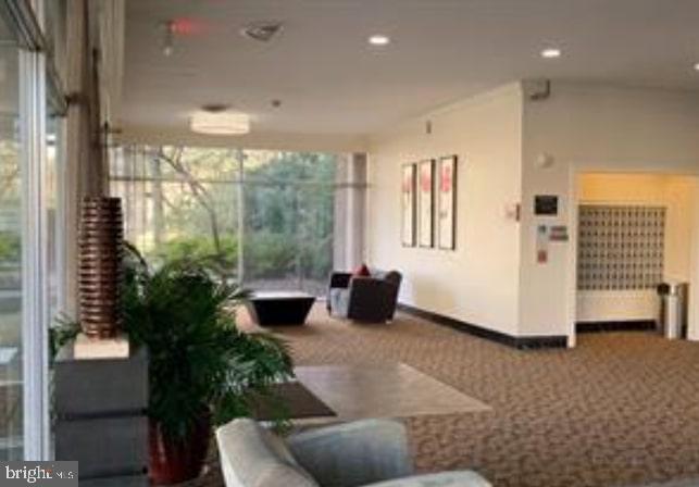 RIVER TOWERS - Residential