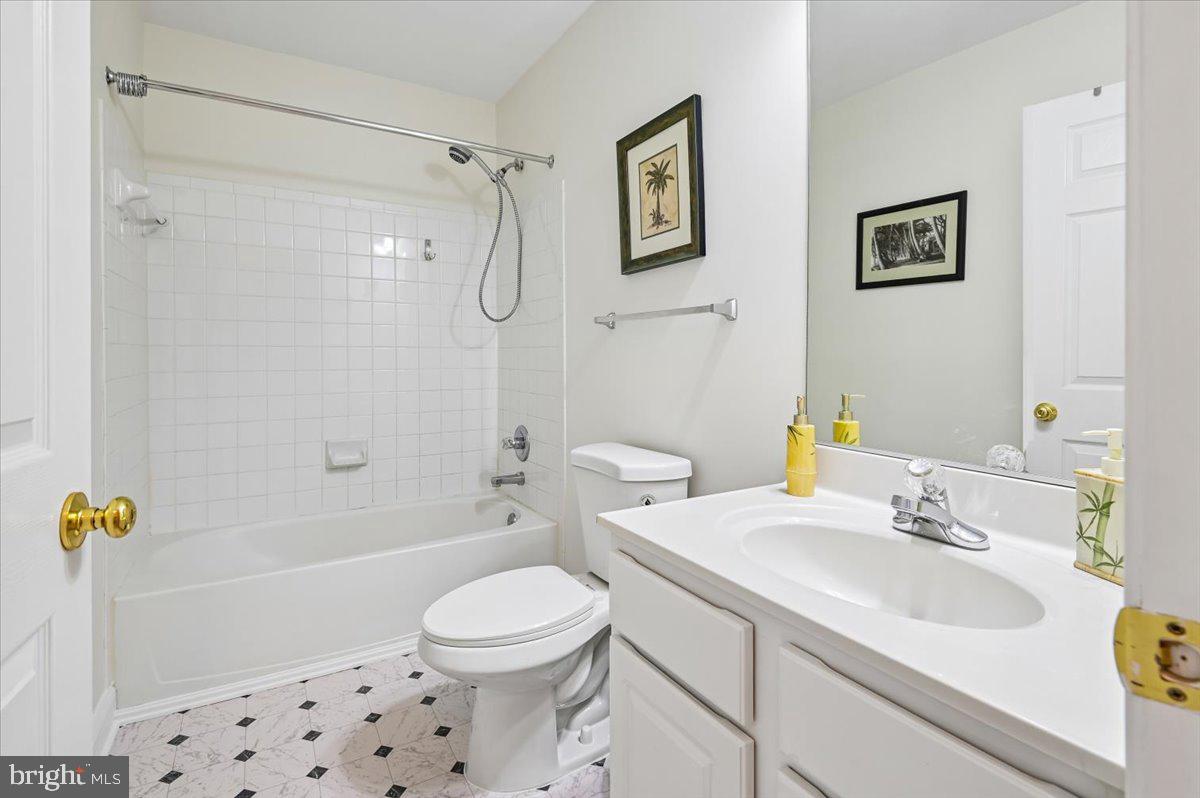 RIVER COLONY - Residential