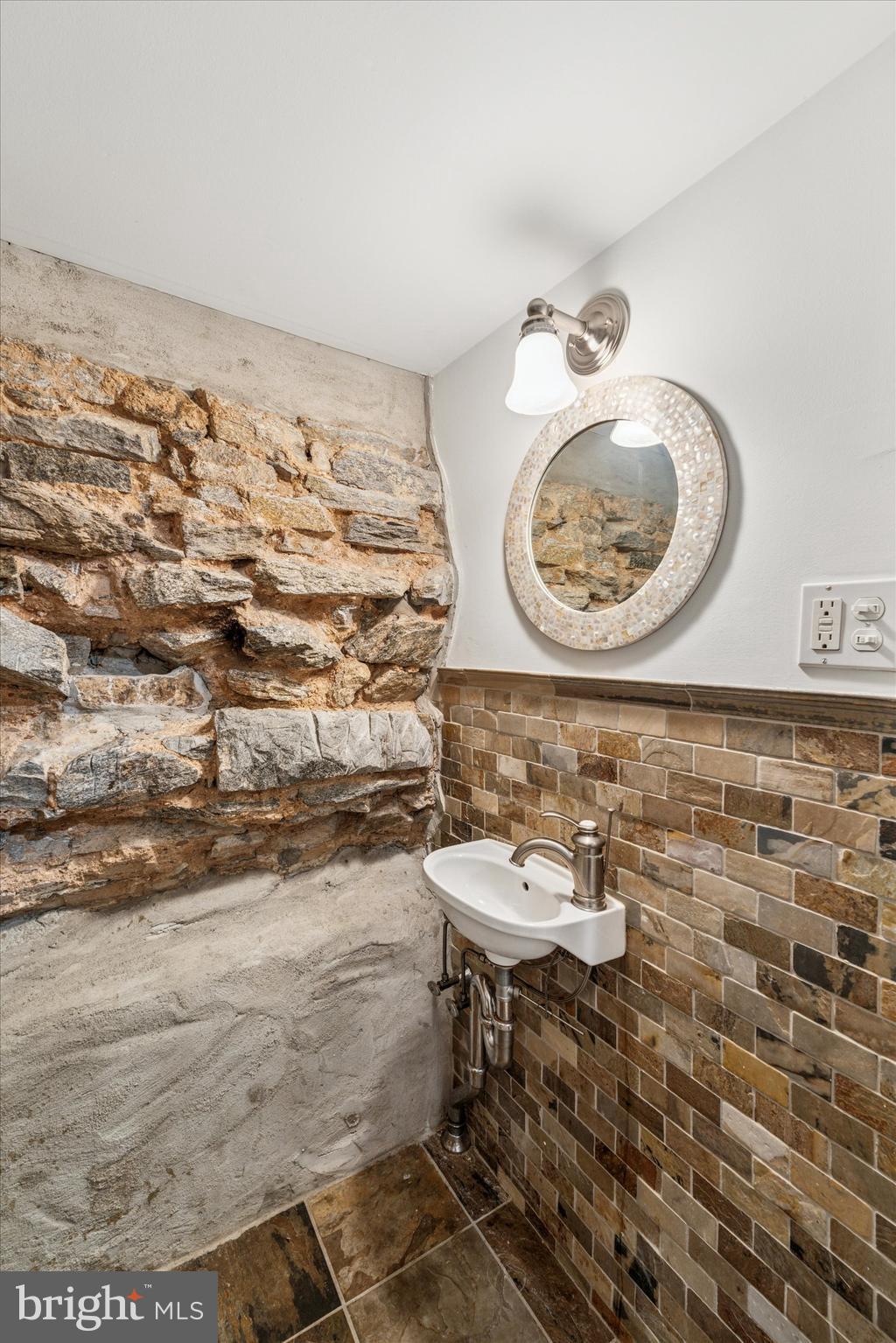 BELLA VISTA - Residential Lease