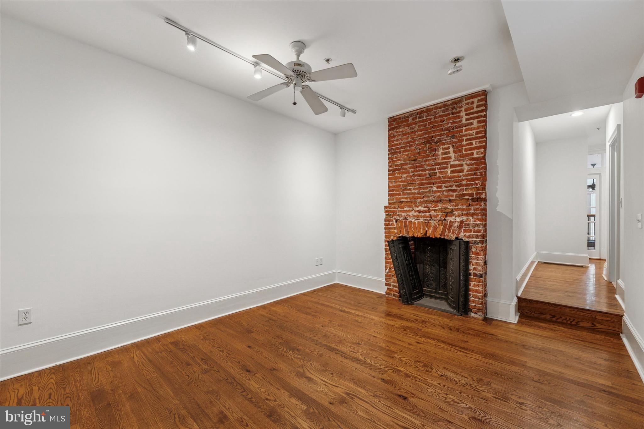 BELLA VISTA - Residential Lease