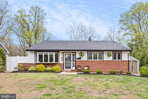 2032 Wildwood Drive, Wilmington, DE MLS: DENC2080418