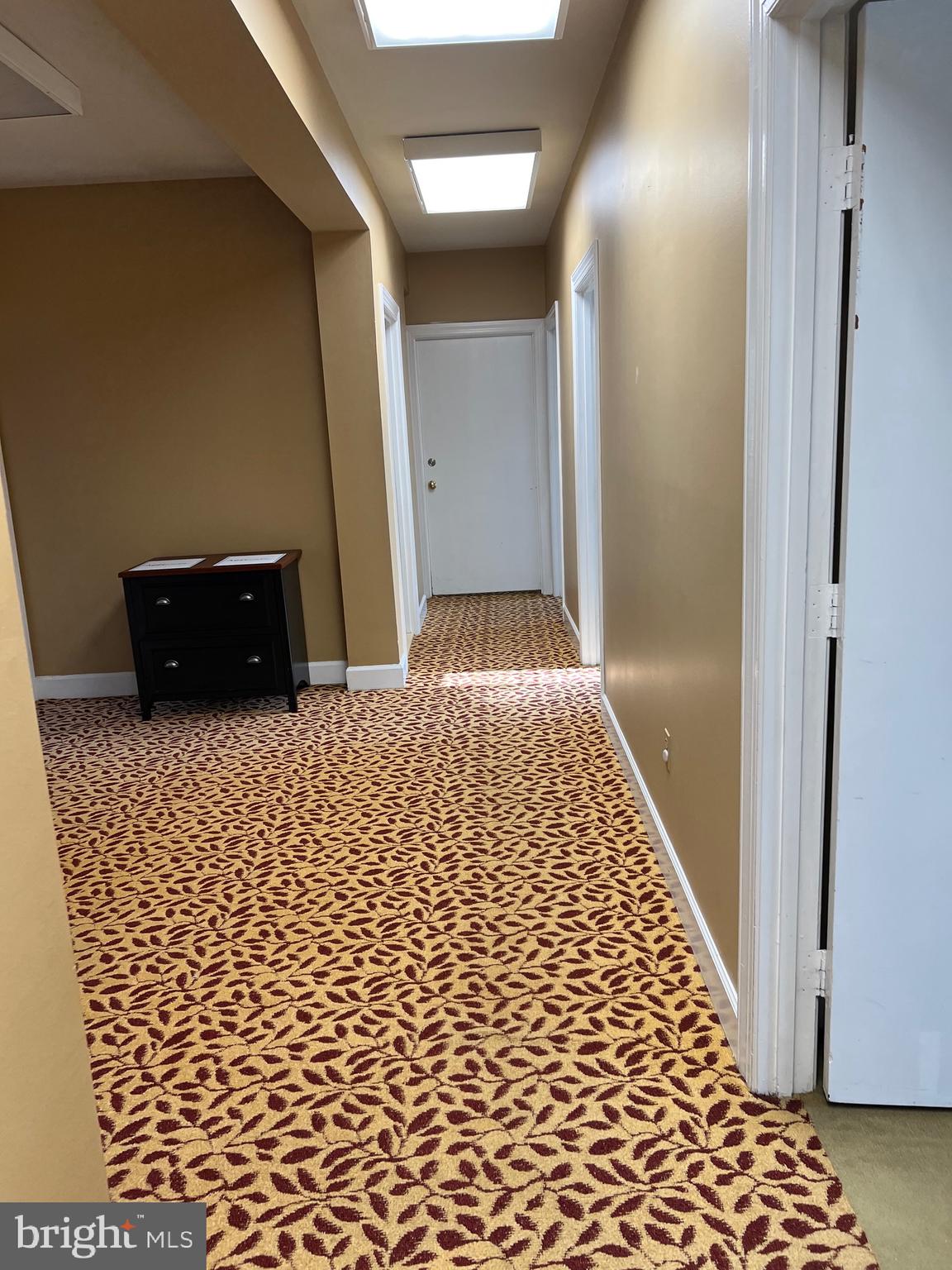 MANCHESTER - Commercial Lease