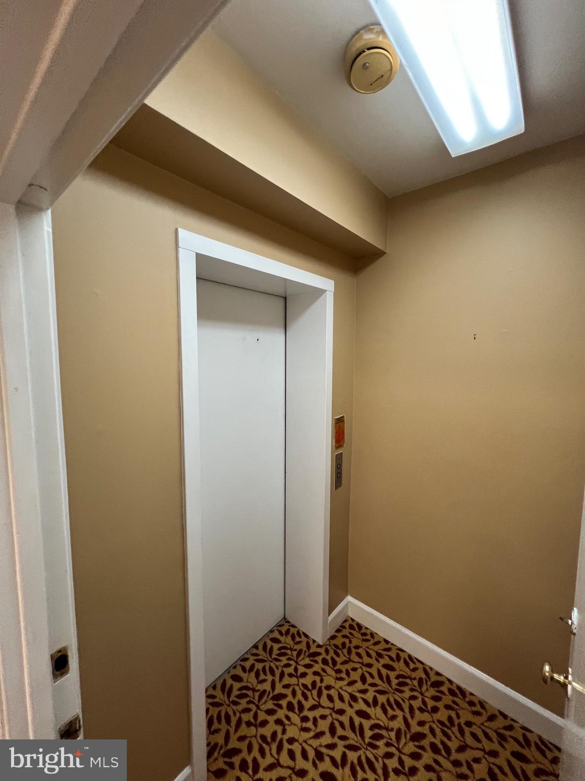 MANCHESTER - Commercial Lease