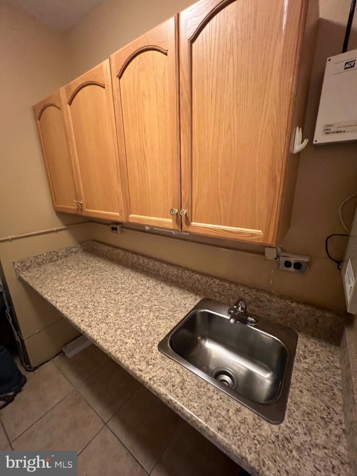 MANCHESTER - Commercial Lease